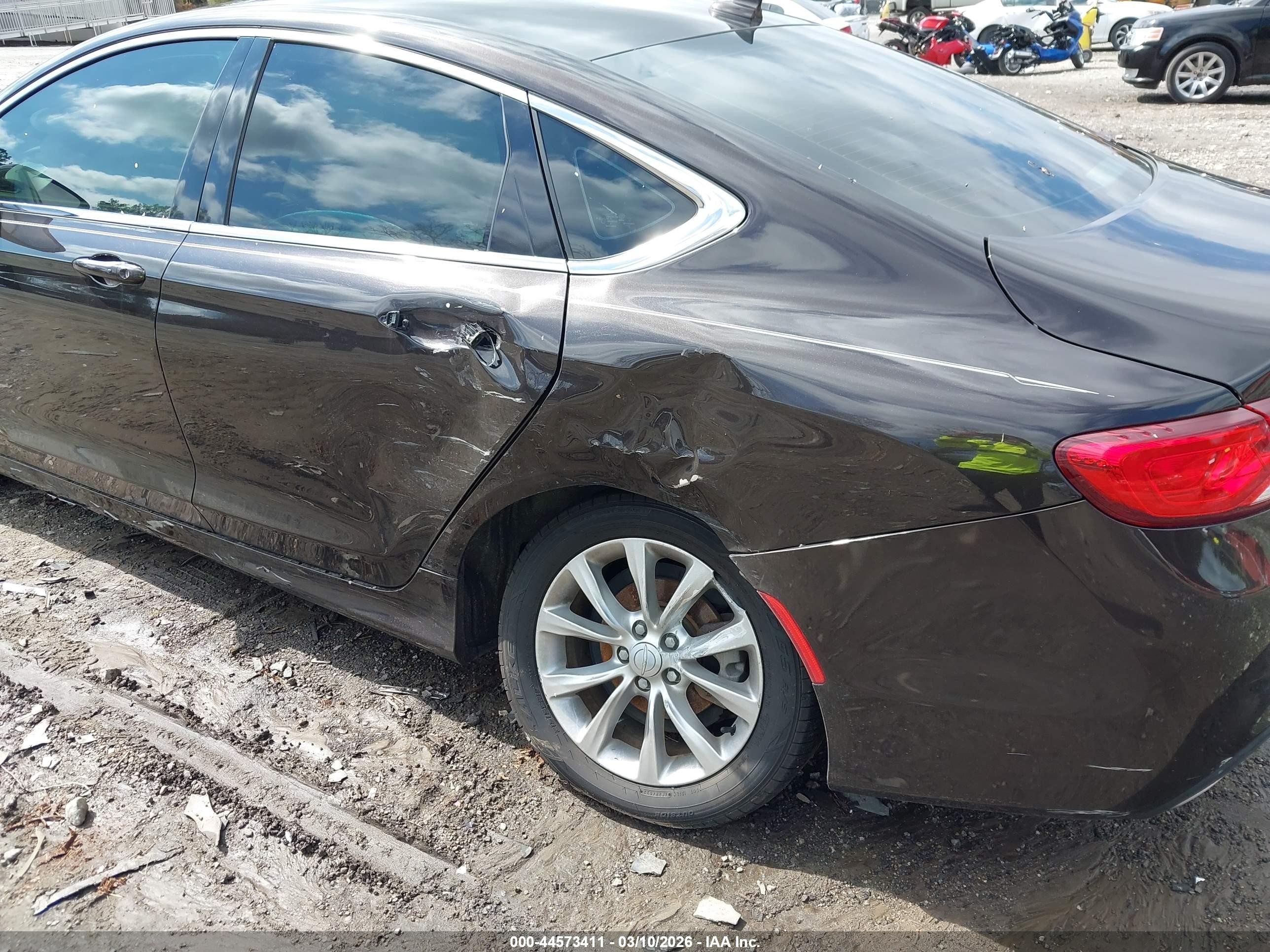 2015 Chrysler 200 C Brown vin: 1C3CCCCG6FN565285