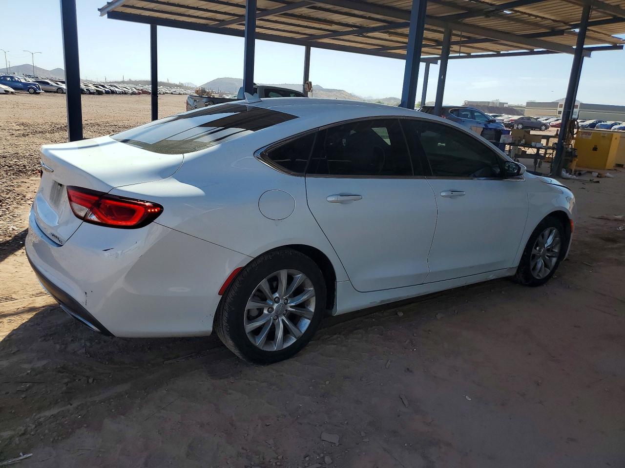2015 Chrysler 200 C White vin: 1C3CCCCG6FN567599