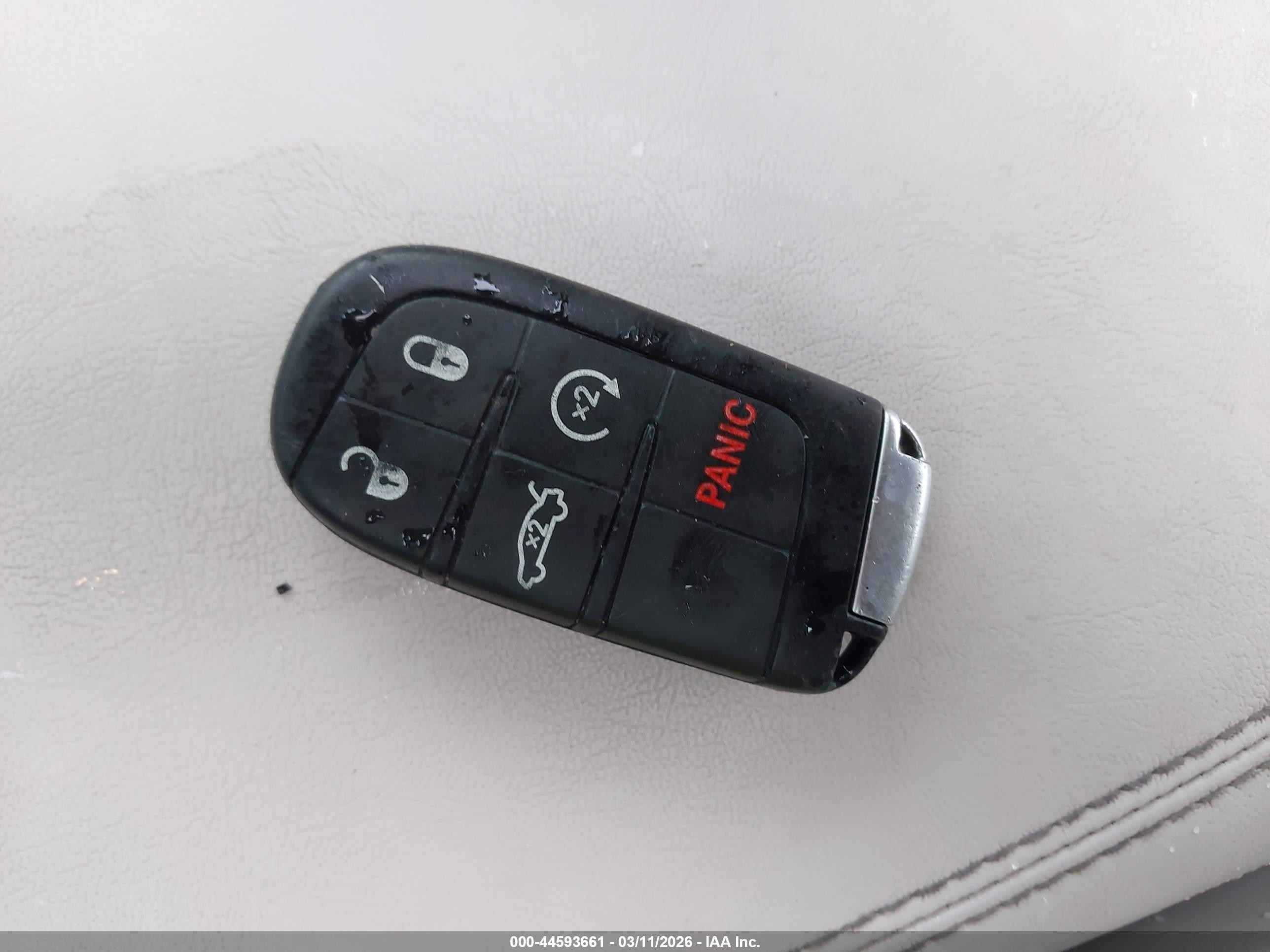 2015 Chrysler 200 C Коричневый vin: 1C3CCCCG7FN599929