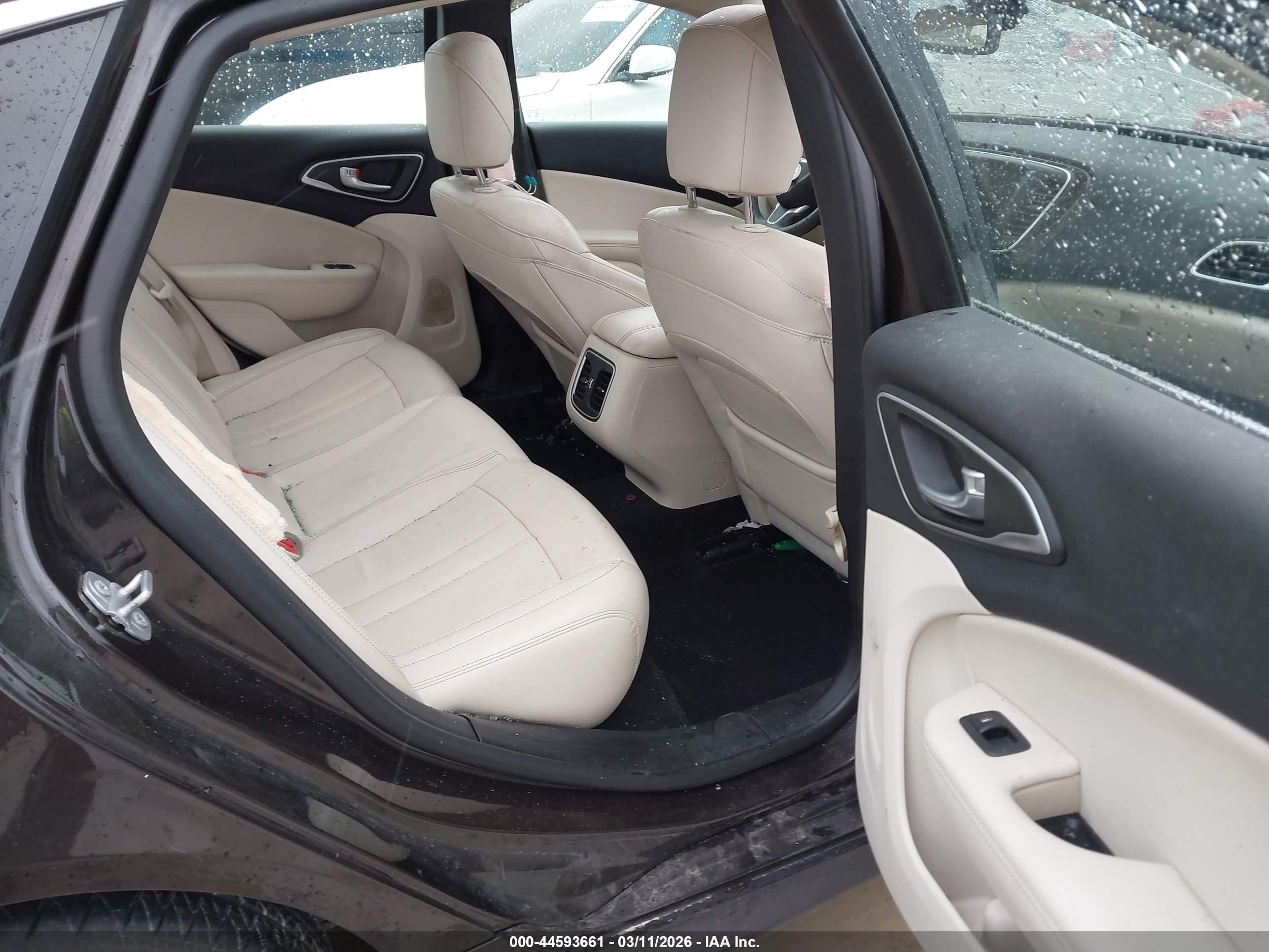 2015 Chrysler 200 C Коричневый vin: 1C3CCCCG7FN599929
