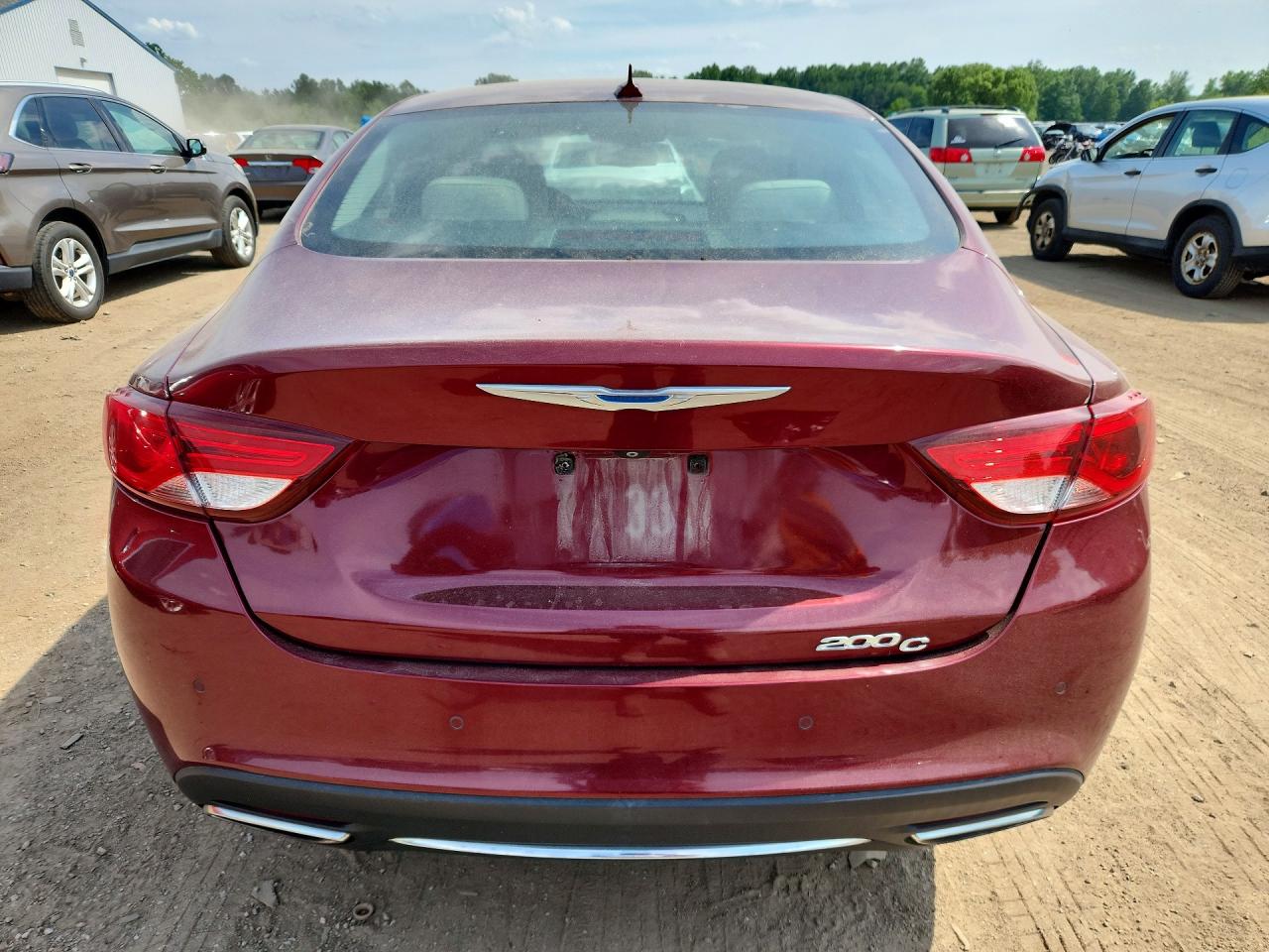 2015 Chrysler 200 C Red vin: 1C3CCCCG8FN616009