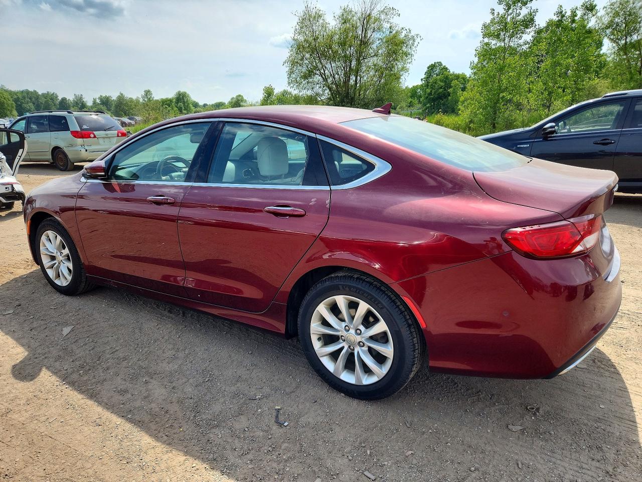 2015 Chrysler 200 C Red vin: 1C3CCCCG8FN616009