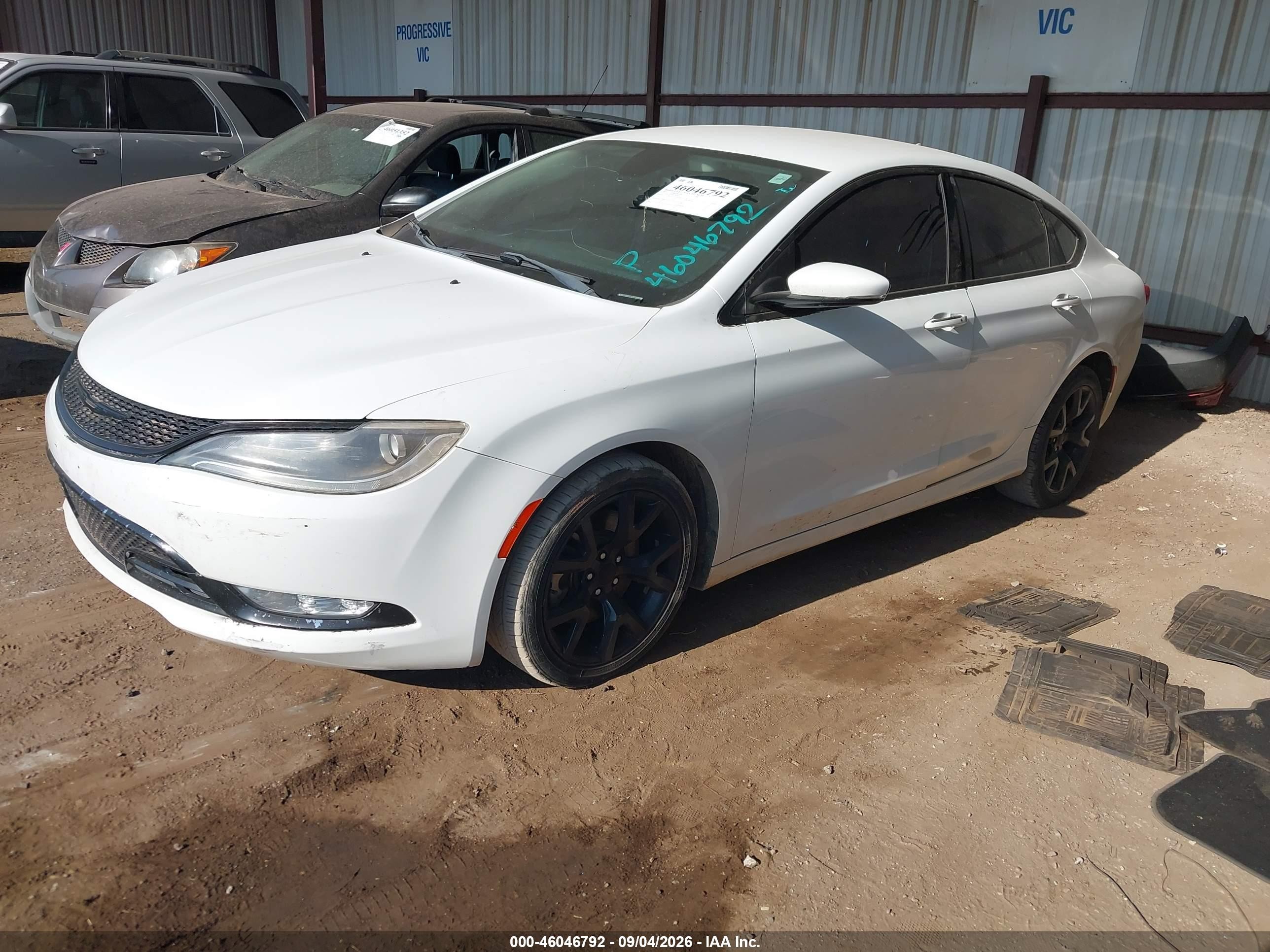 2015 Chrysler 200 C White vin: 1C3CCCCGXFN501332