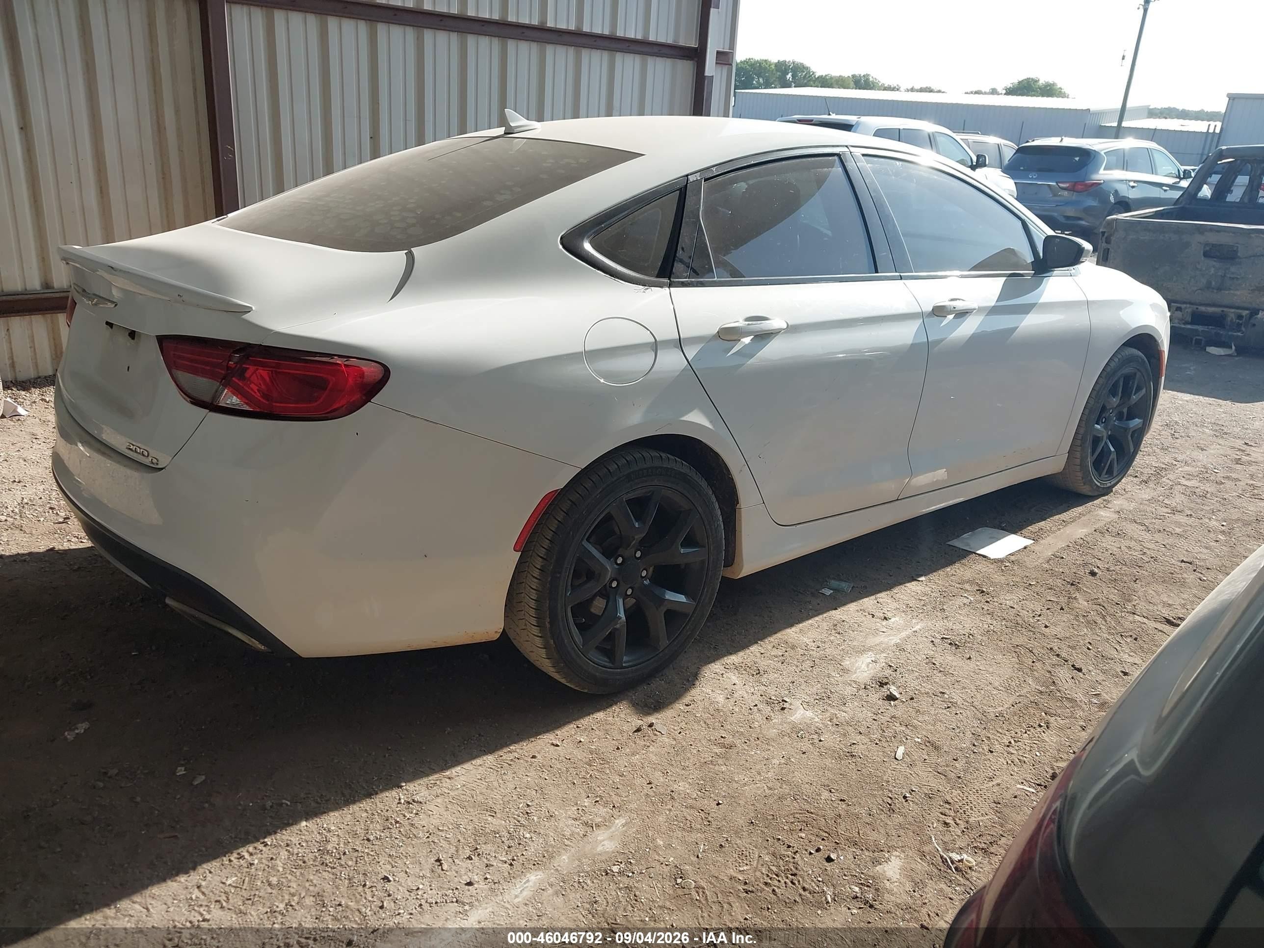 2015 Chrysler 200 C White vin: 1C3CCCCGXFN501332
