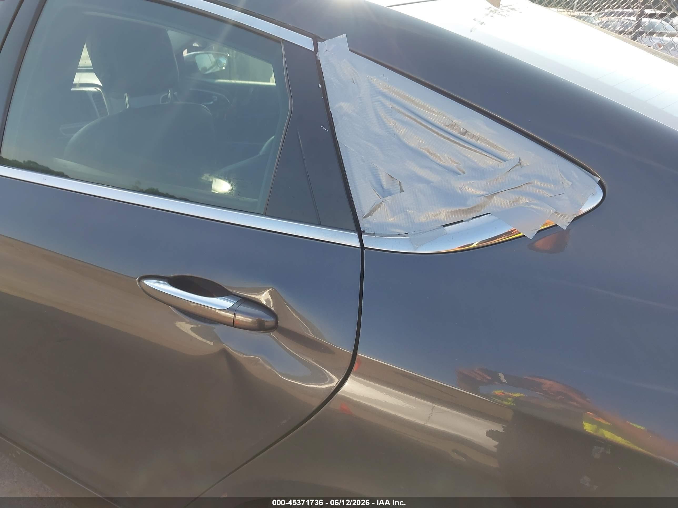 2015 Chrysler 200 C Gray vin: 1C3CCCCGXFN509933