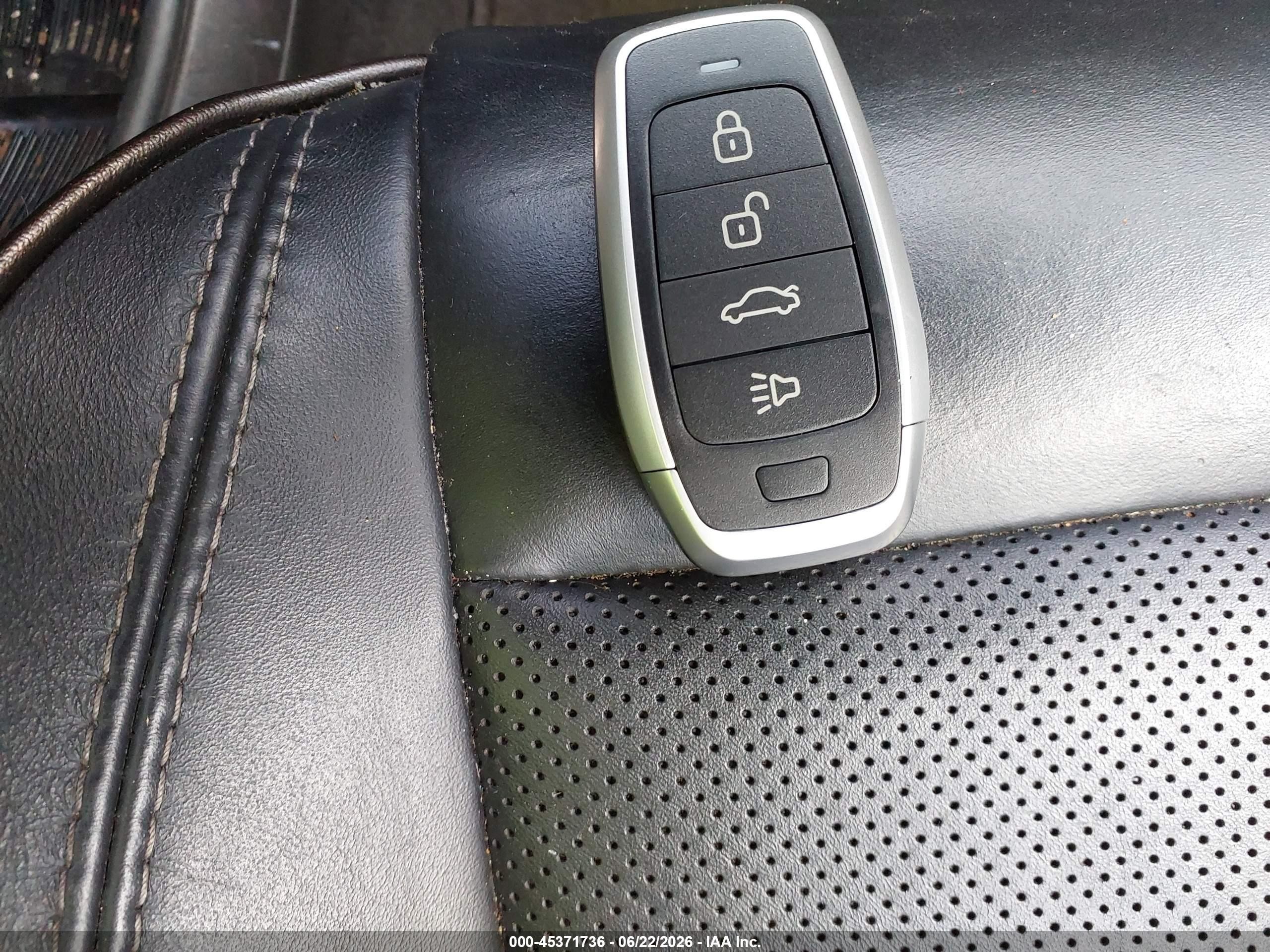 2015 Chrysler 200 C Gray vin: 1C3CCCCGXFN509933
