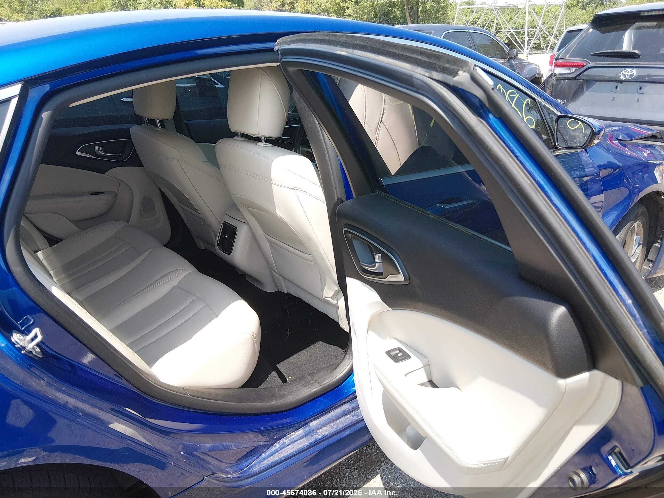2015 Chrysler 200 C Blue vin: 1C3CCCCGXFN519698