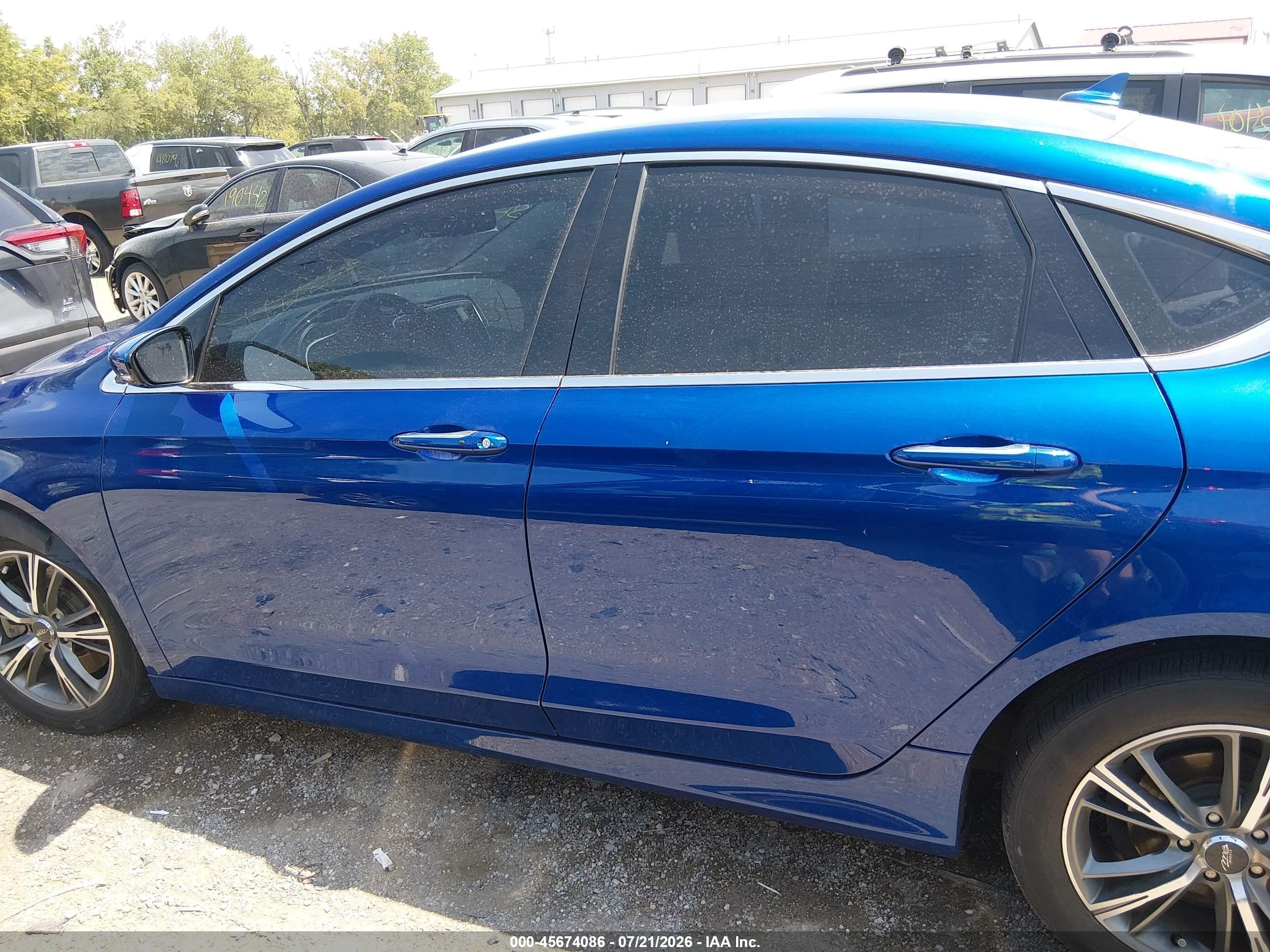 2015 Chrysler 200 C Blue vin: 1C3CCCCGXFN519698