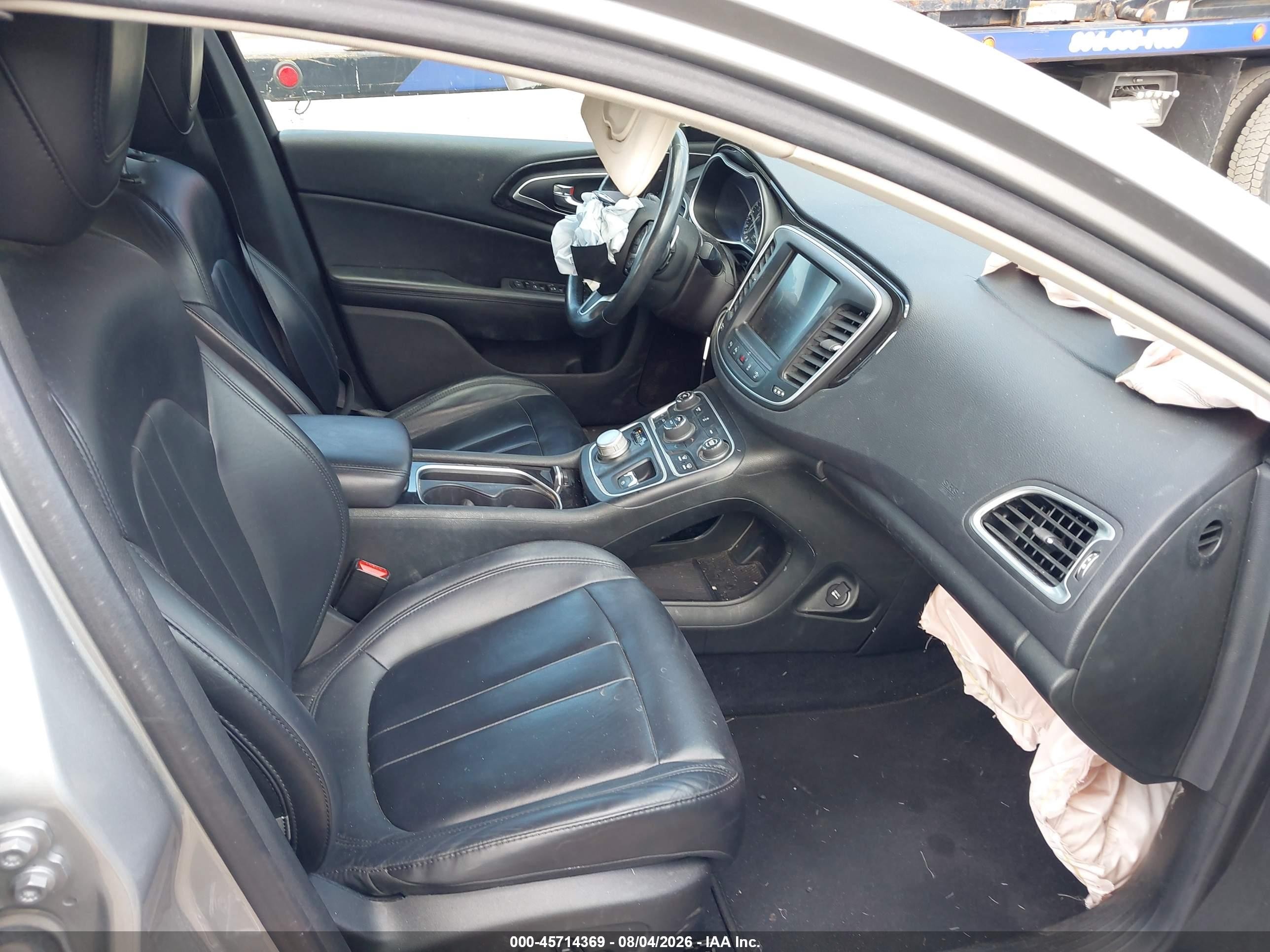 2015 Chrysler 200 C Silver vin: 1C3CCCCGXFN519992