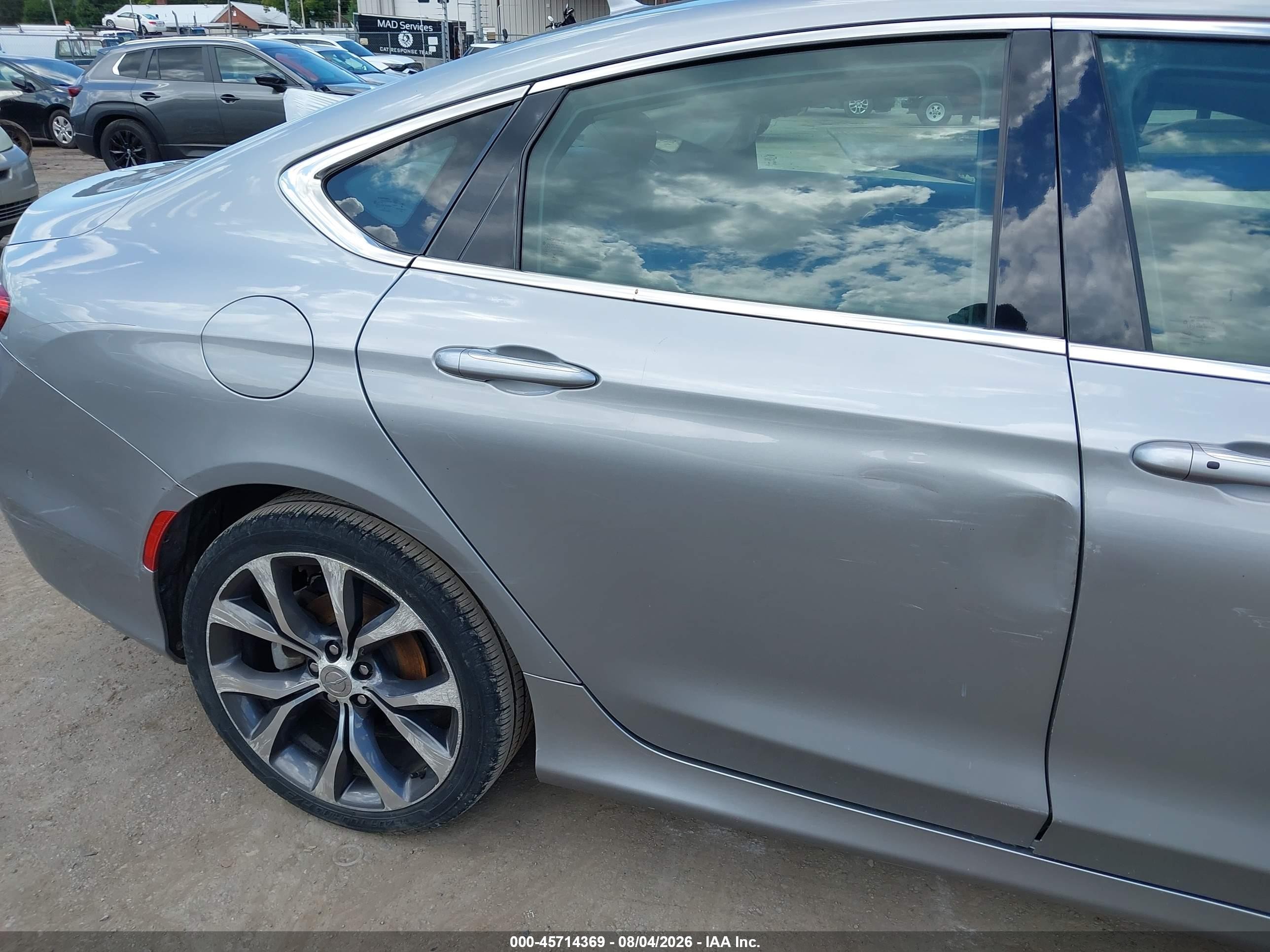 2015 Chrysler 200 C Silver vin: 1C3CCCCGXFN519992