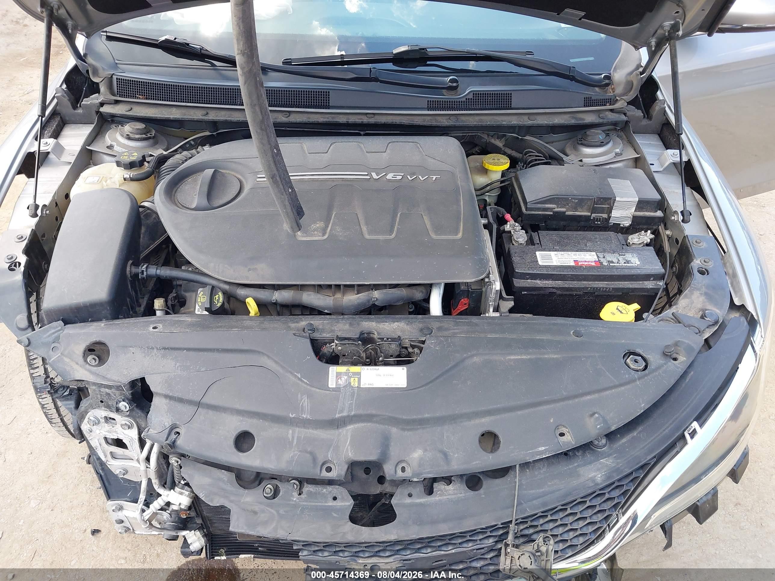 2015 Chrysler 200 C Silver vin: 1C3CCCCGXFN519992