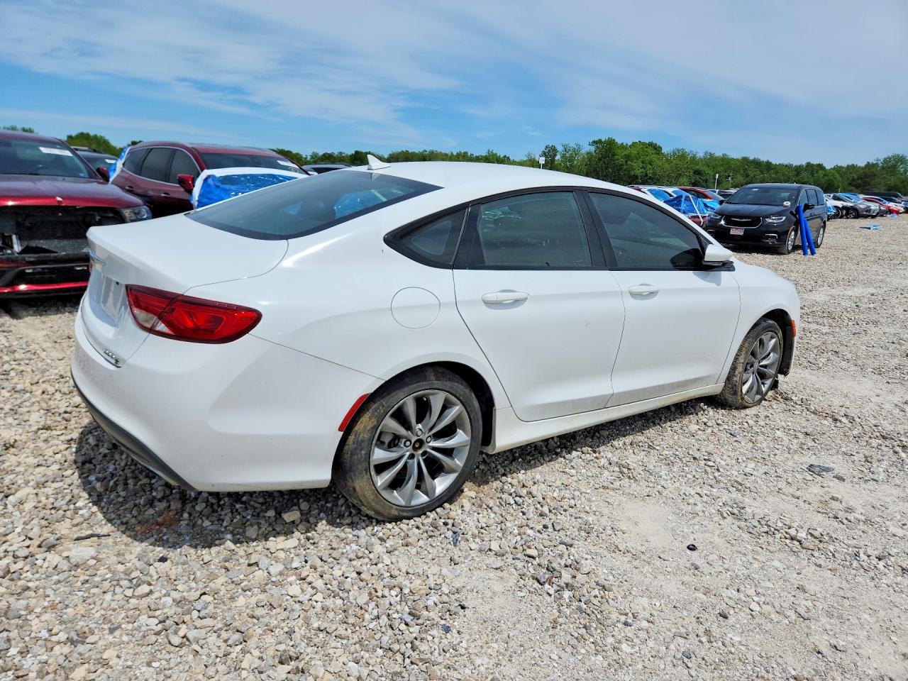2015 Chrysler 200 S White vin: 1C3CCCDG0FN648712