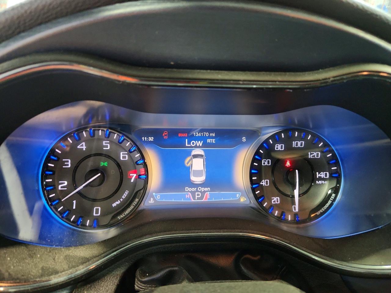 2015 Chrysler 200 S White vin: 1C3CCCDG0FN648712