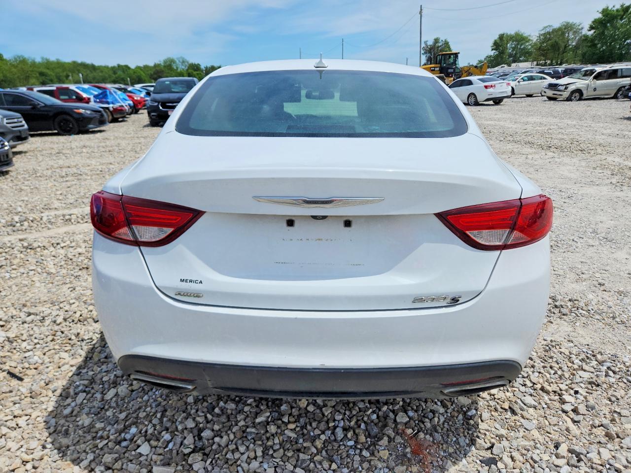 2015 Chrysler 200 S White vin: 1C3CCCDG0FN648712