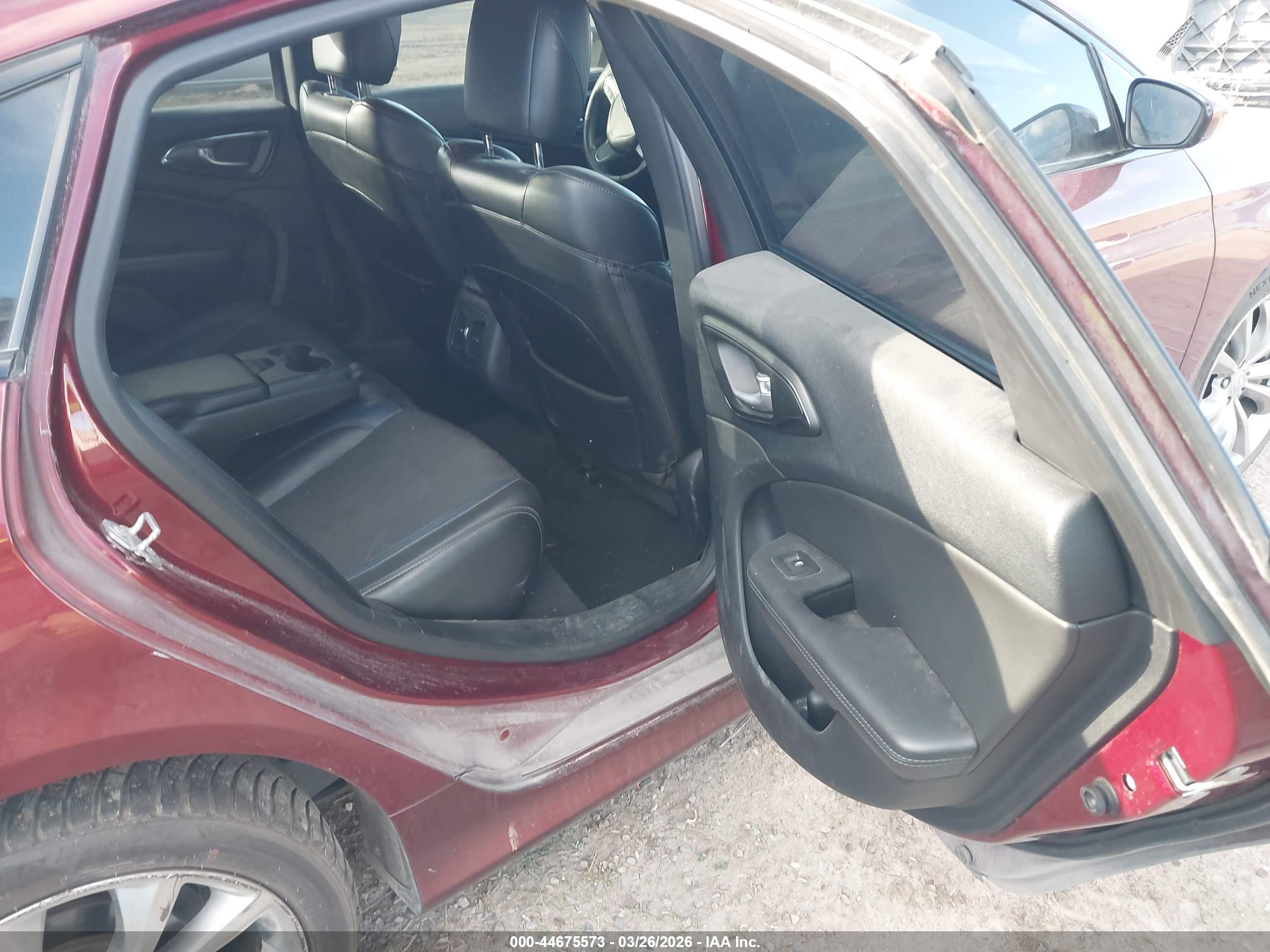 2015 Chrysler 200 S Red vin: 1C3CCCDG0FN686862