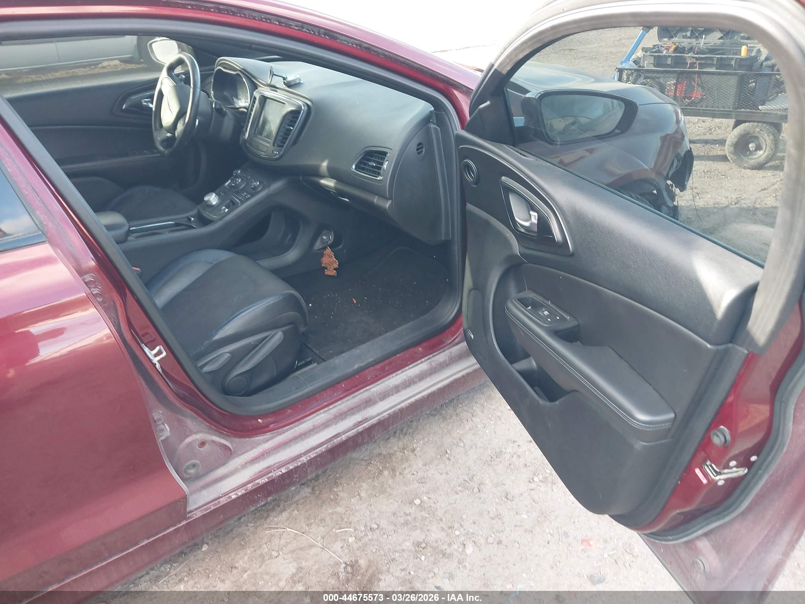 2015 Chrysler 200 S Red vin: 1C3CCCDG0FN686862