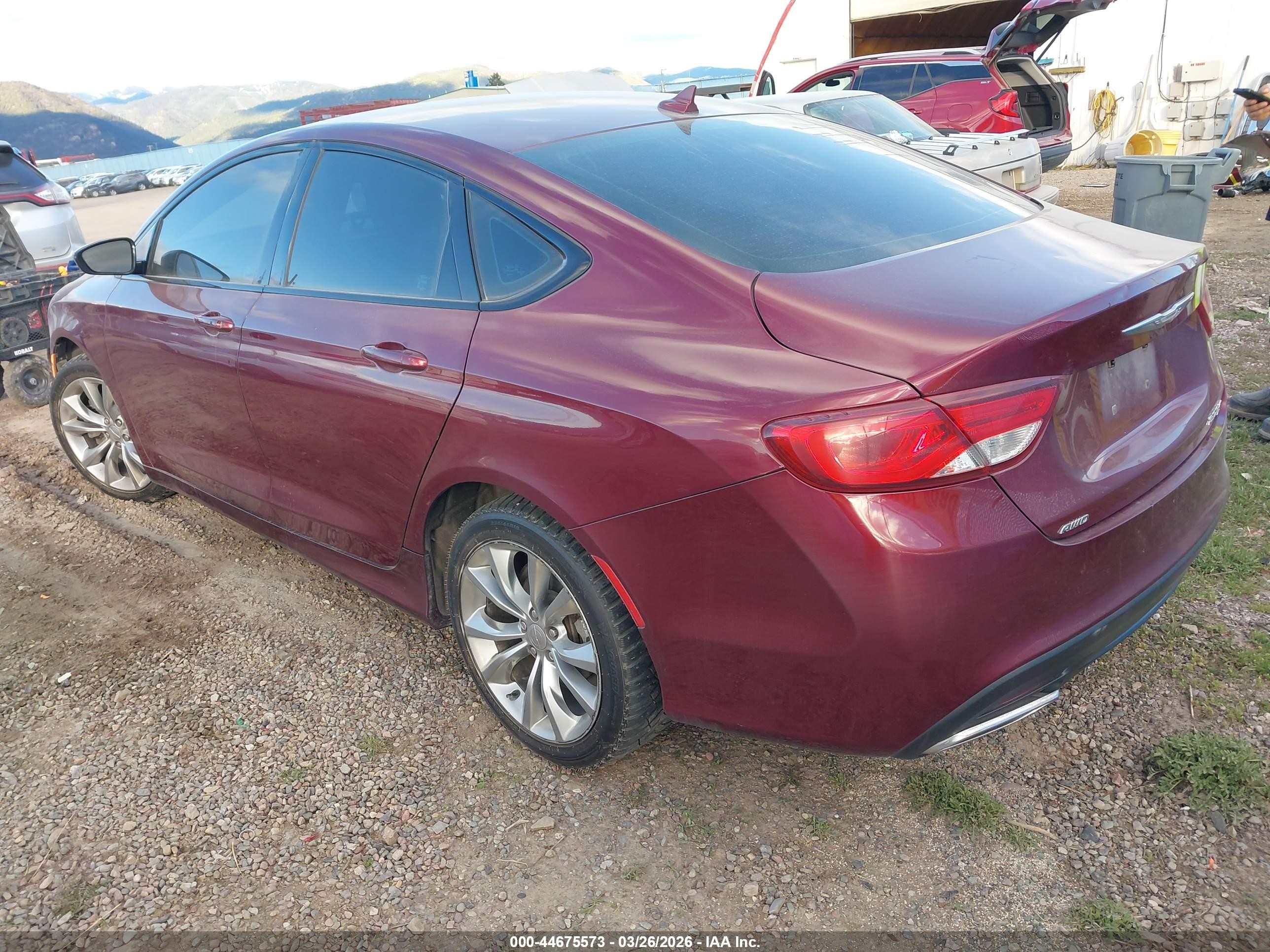 2015 Chrysler 200 S Red vin: 1C3CCCDG0FN686862