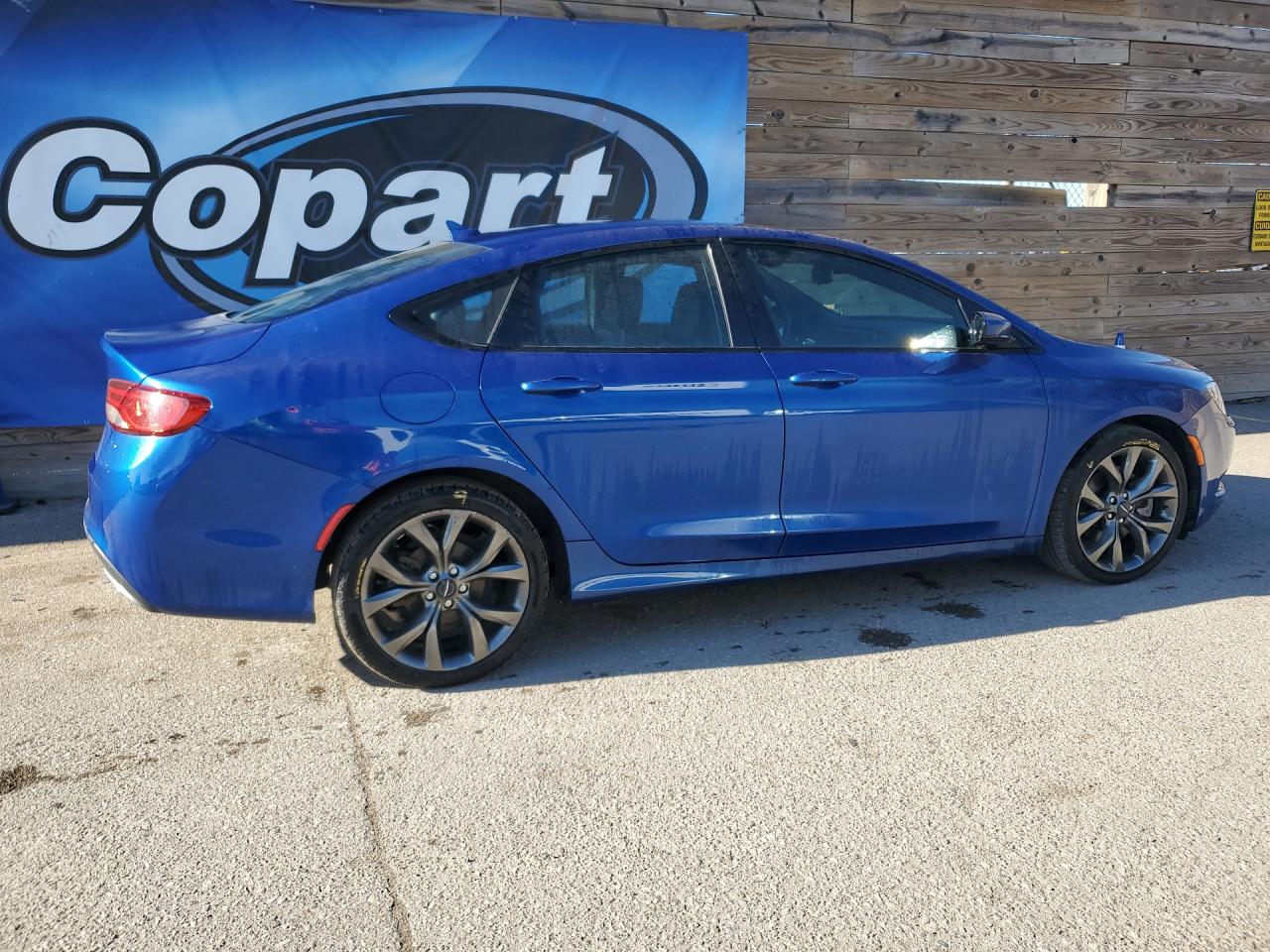2015 Chrysler 200 S Blue vin: 1C3CCCDG3FN598078 Damage: Right Qtr Panel, Dent(S) W/ Paint Dmg, 2 To 3 Inches