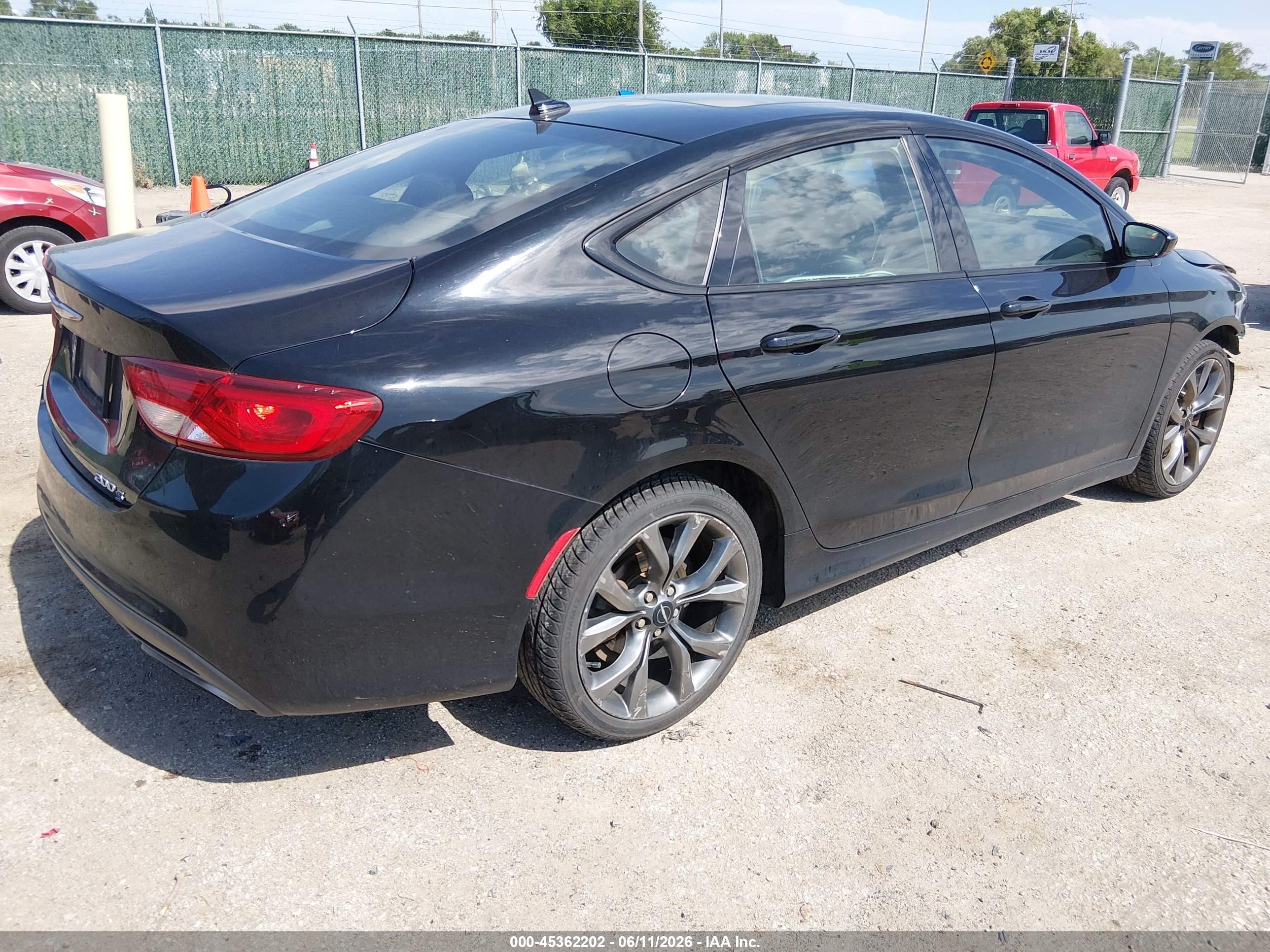 2015 Chrysler 200 S Черный vin: 1C3CCCDG4FN589633