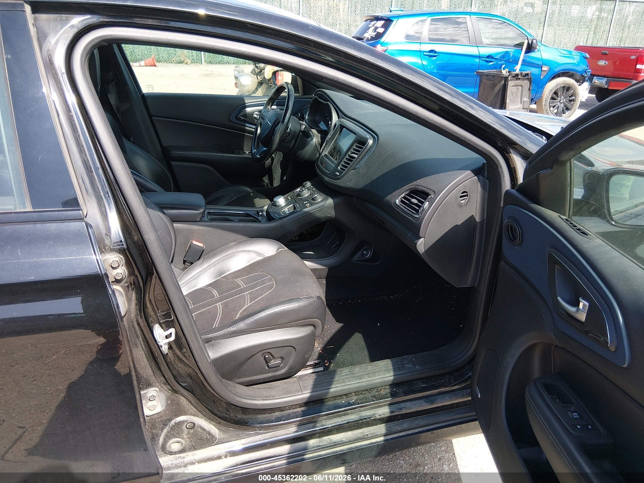 2015 Chrysler 200 S Черный vin: 1C3CCCDG4FN589633