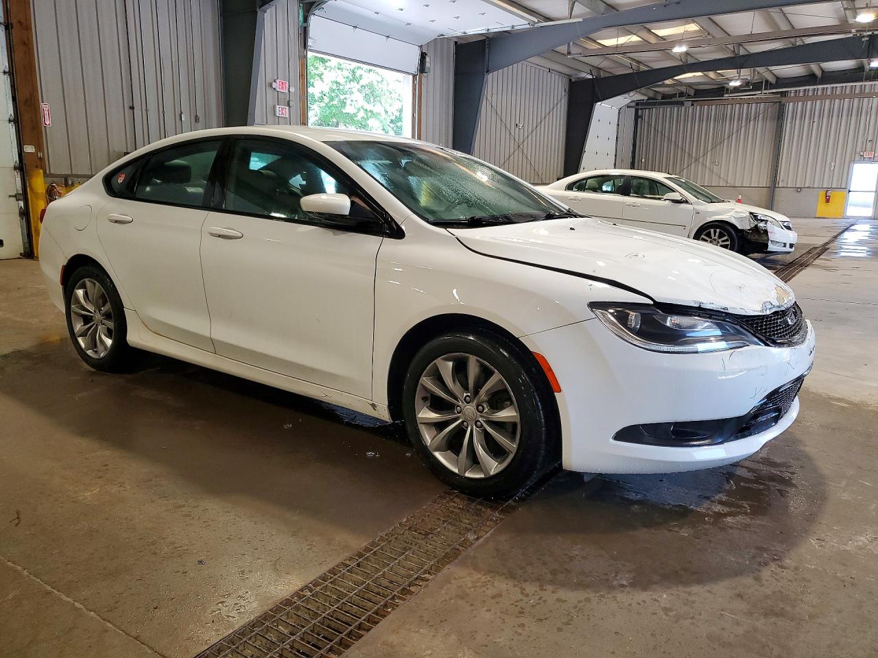 2015 Chrysler 200 S White vin: 1C3CCCDG6FN556861