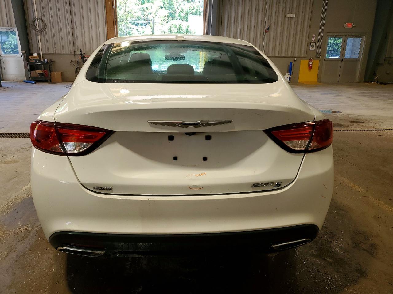2015 Chrysler 200 S White vin: 1C3CCCDG6FN556861
