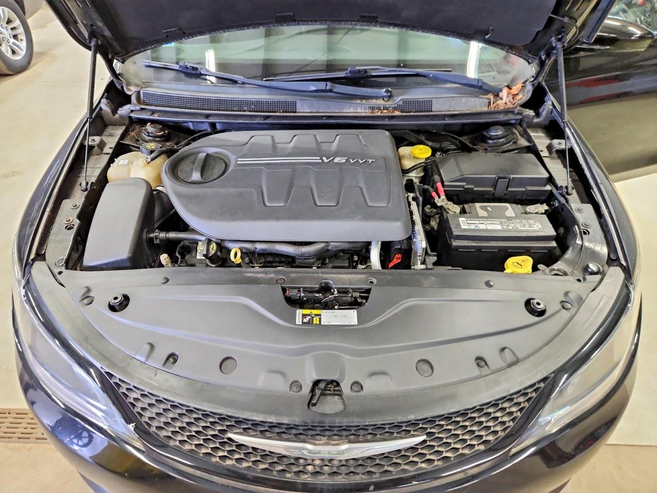 2015 Chrysler 200 S Черный vin: 1C3CCCDG8FN540418