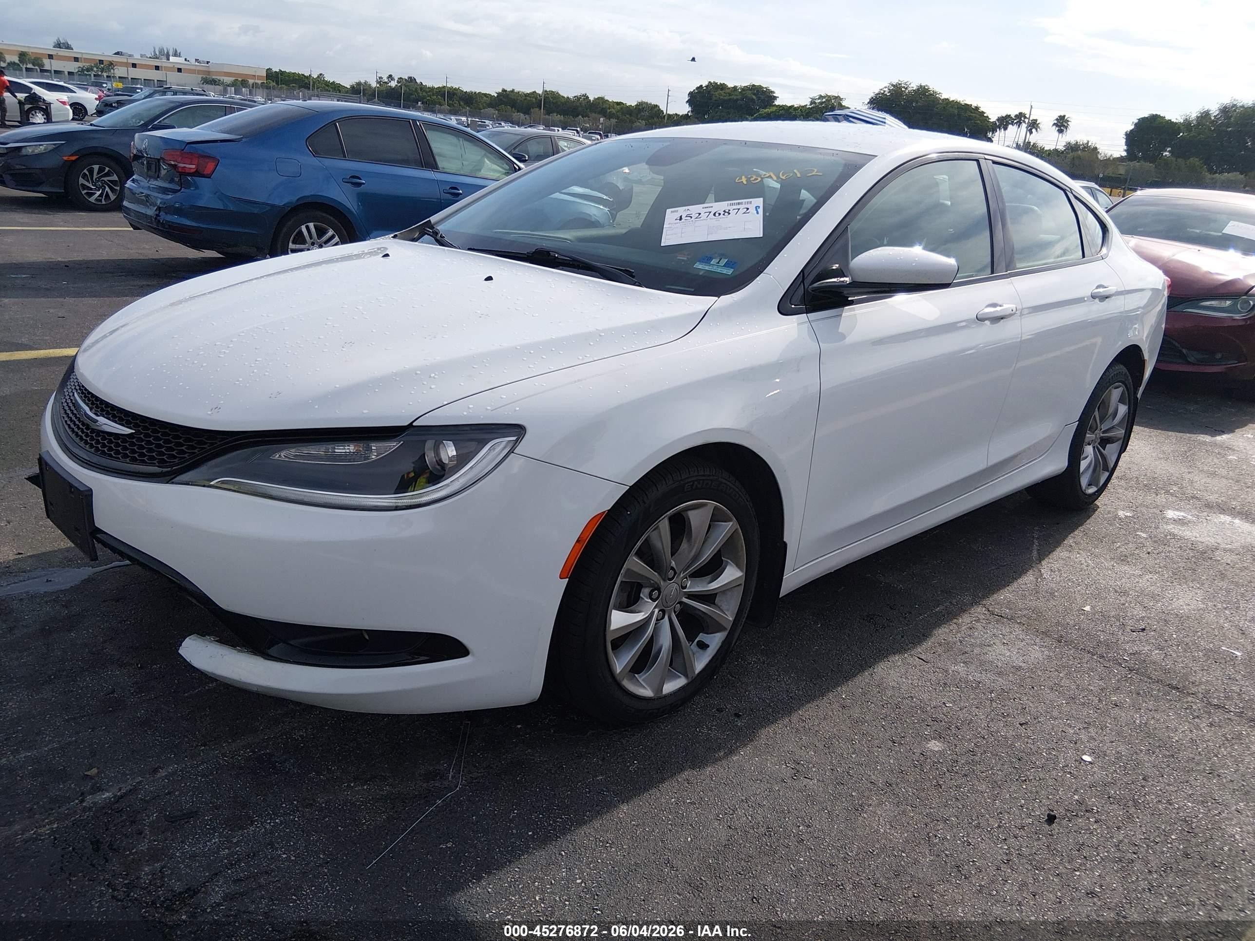 2015 Chrysler 200 S Белый vin: 1C3CCCDG8FN630359