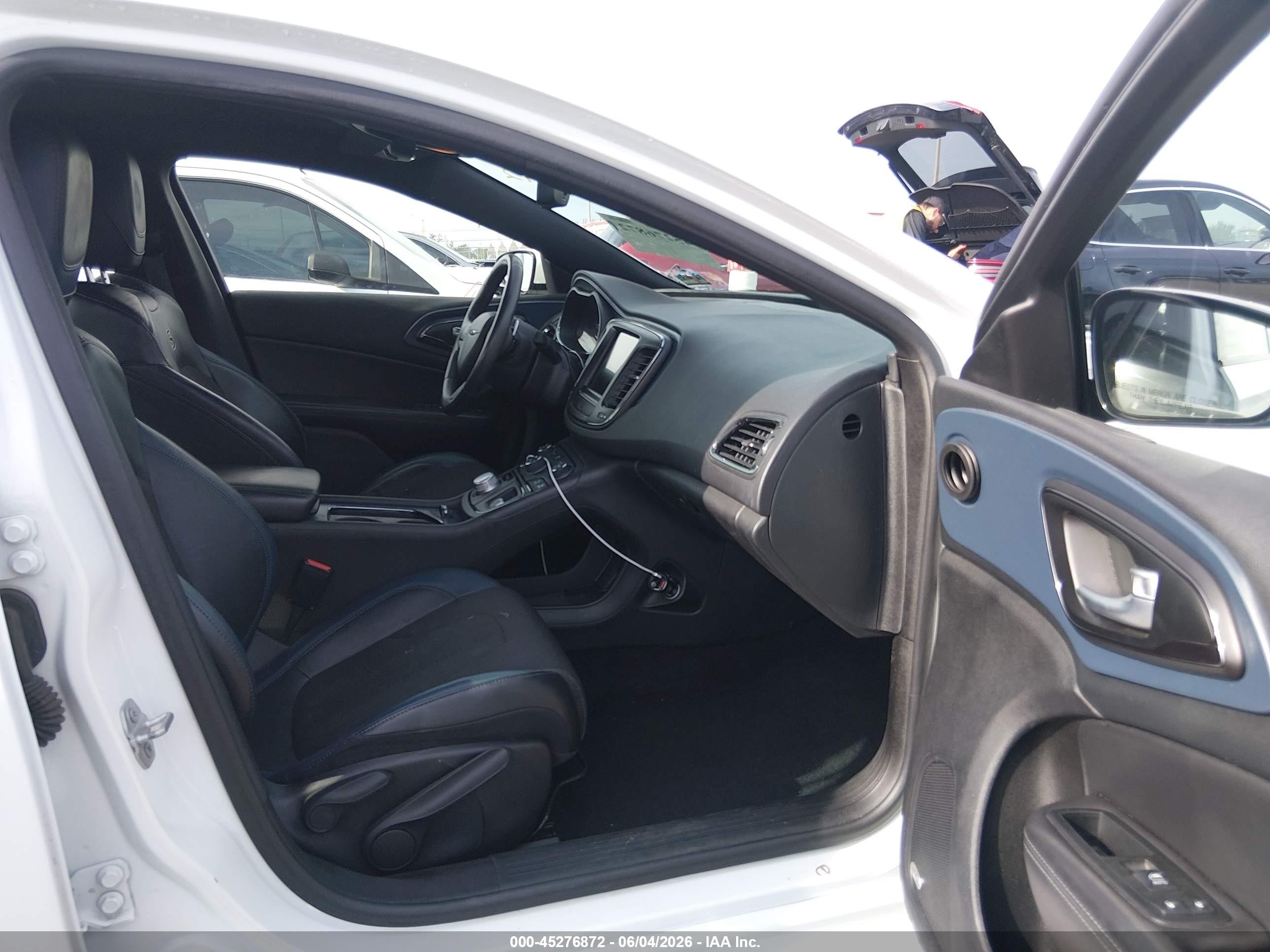 2015 Chrysler 200 S Белый vin: 1C3CCCDG8FN630359