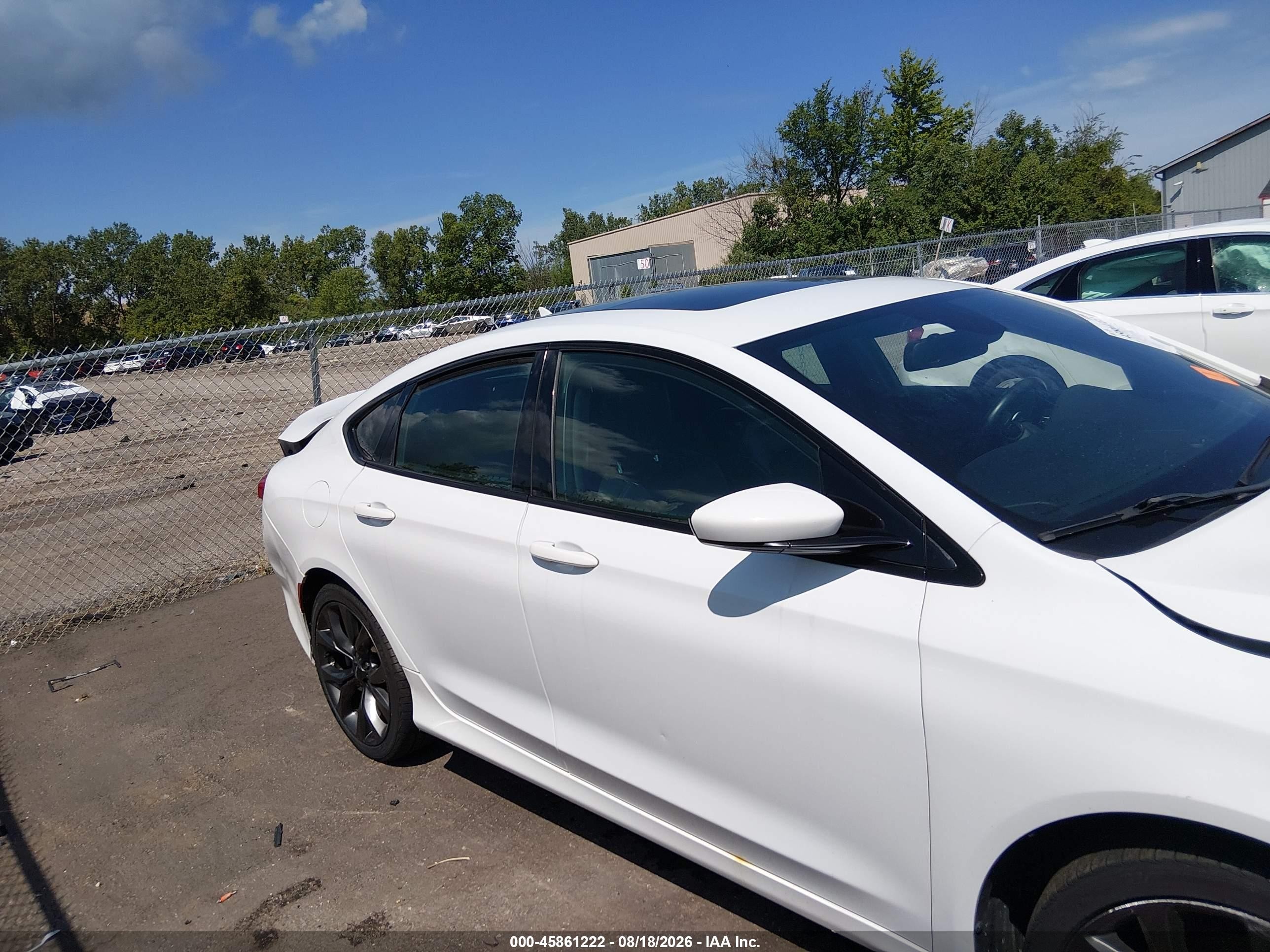 2015 Chrysler 200 S White vin: 1C3CCCDGXFN540808