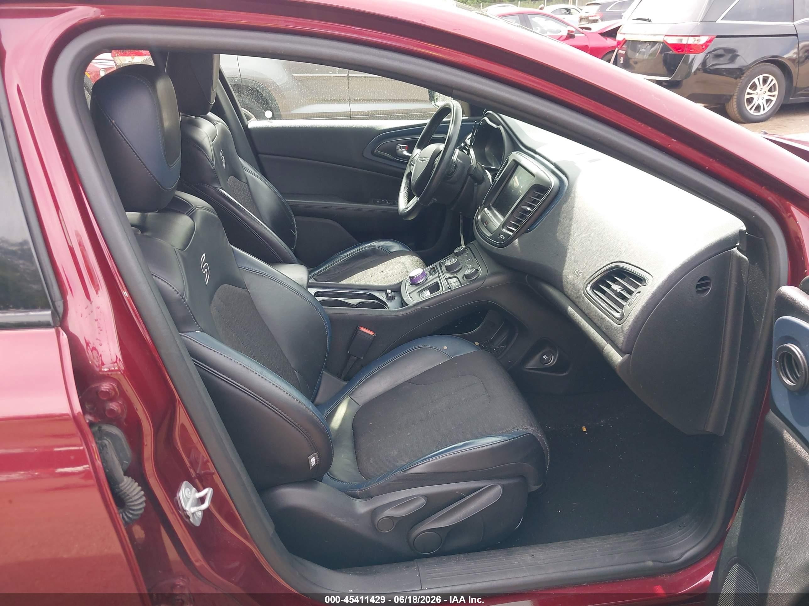 2015 Chrysler 200 S Burgundy vin: 1C3CCCDGXFN644294