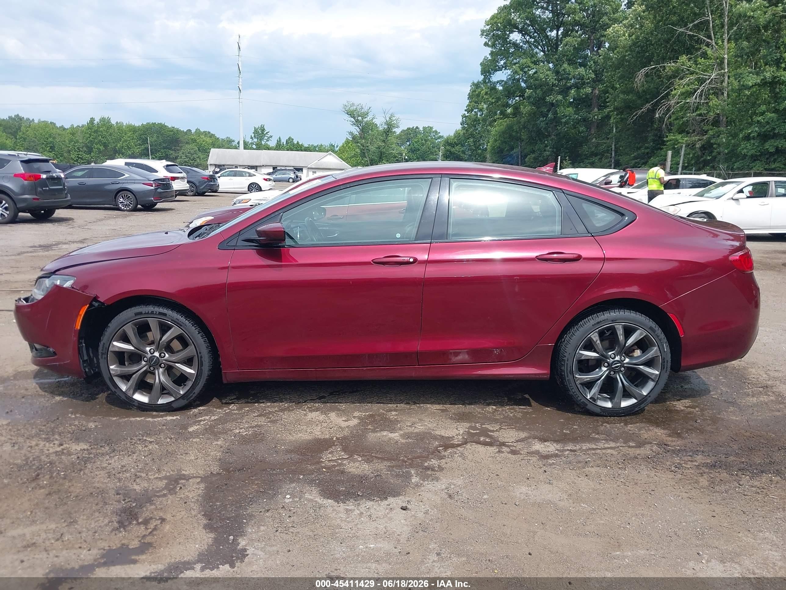 2015 Chrysler 200 S Burgundy vin: 1C3CCCDGXFN644294