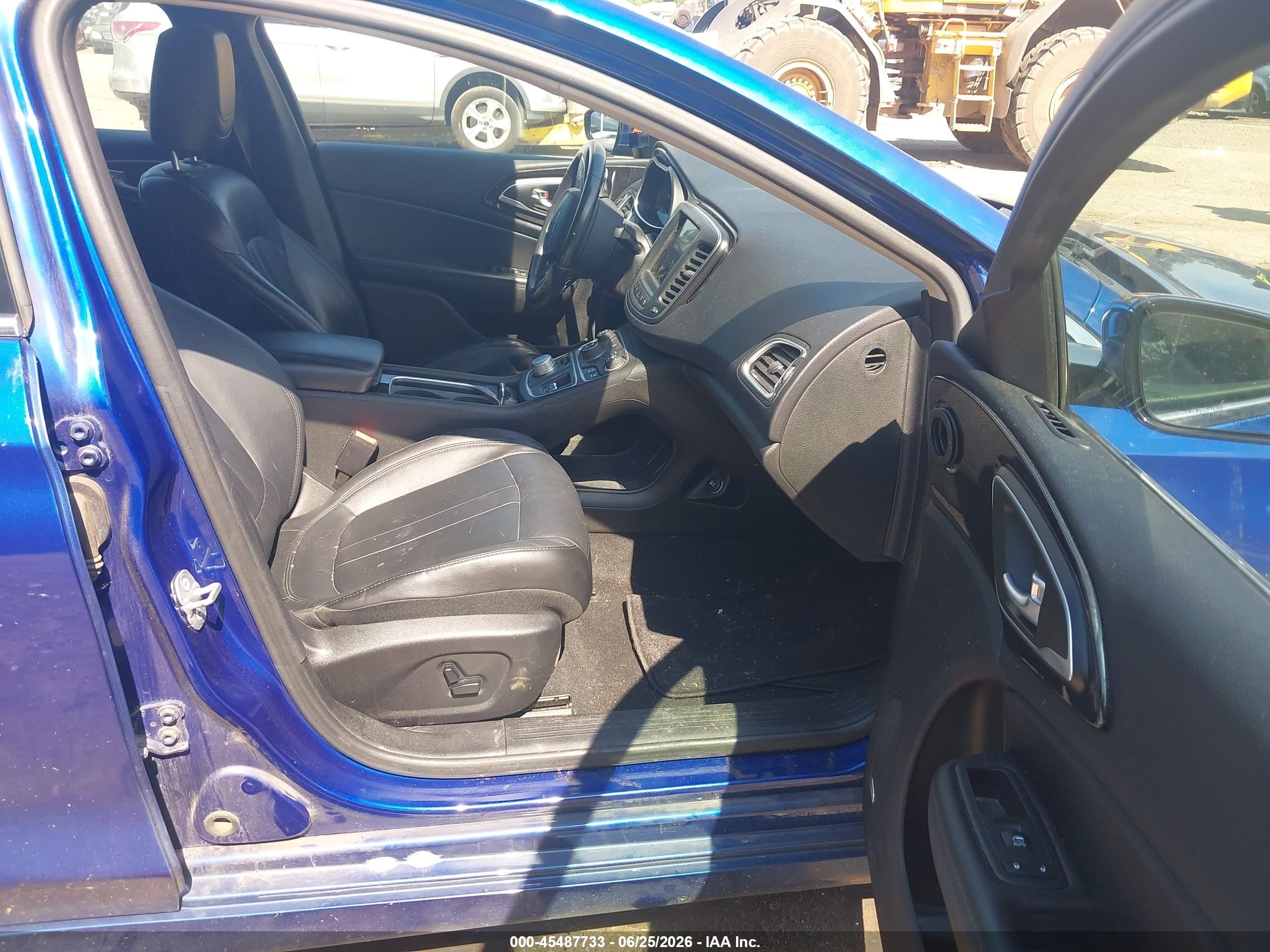 2015 Chrysler 200 C Blue vin: 1C3CCCEG0FN523790