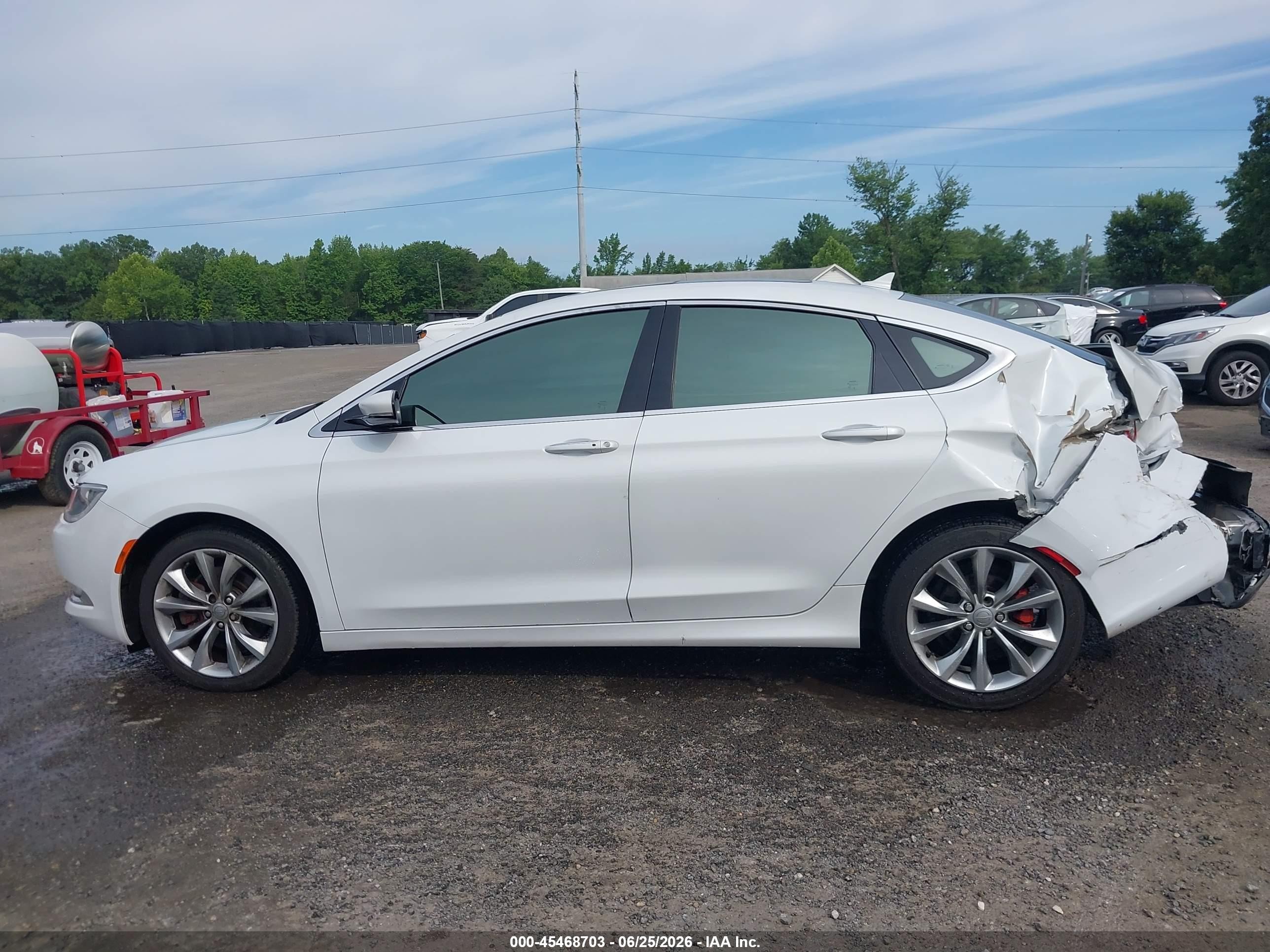 2015 Chrysler 200 C White vin: 1C3CCCEG1FN584291