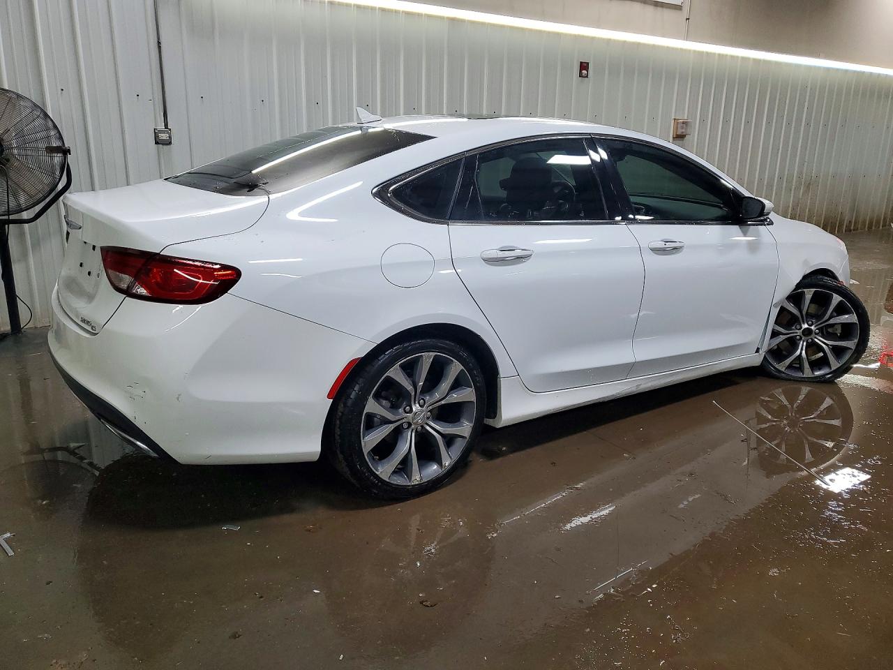 2015 Chrysler 200 C White vin: 1C3CCCEG2FN540087
