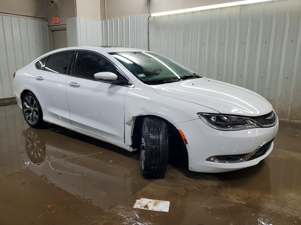 2015 Chrysler 200 C White vin: 1C3CCCEG2FN540087