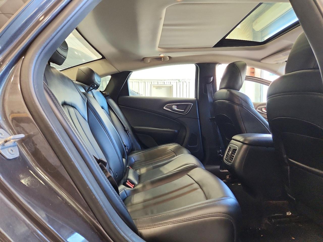 2015 Chrysler 200 C Gray vin: 1C3CCCEG2FN593176