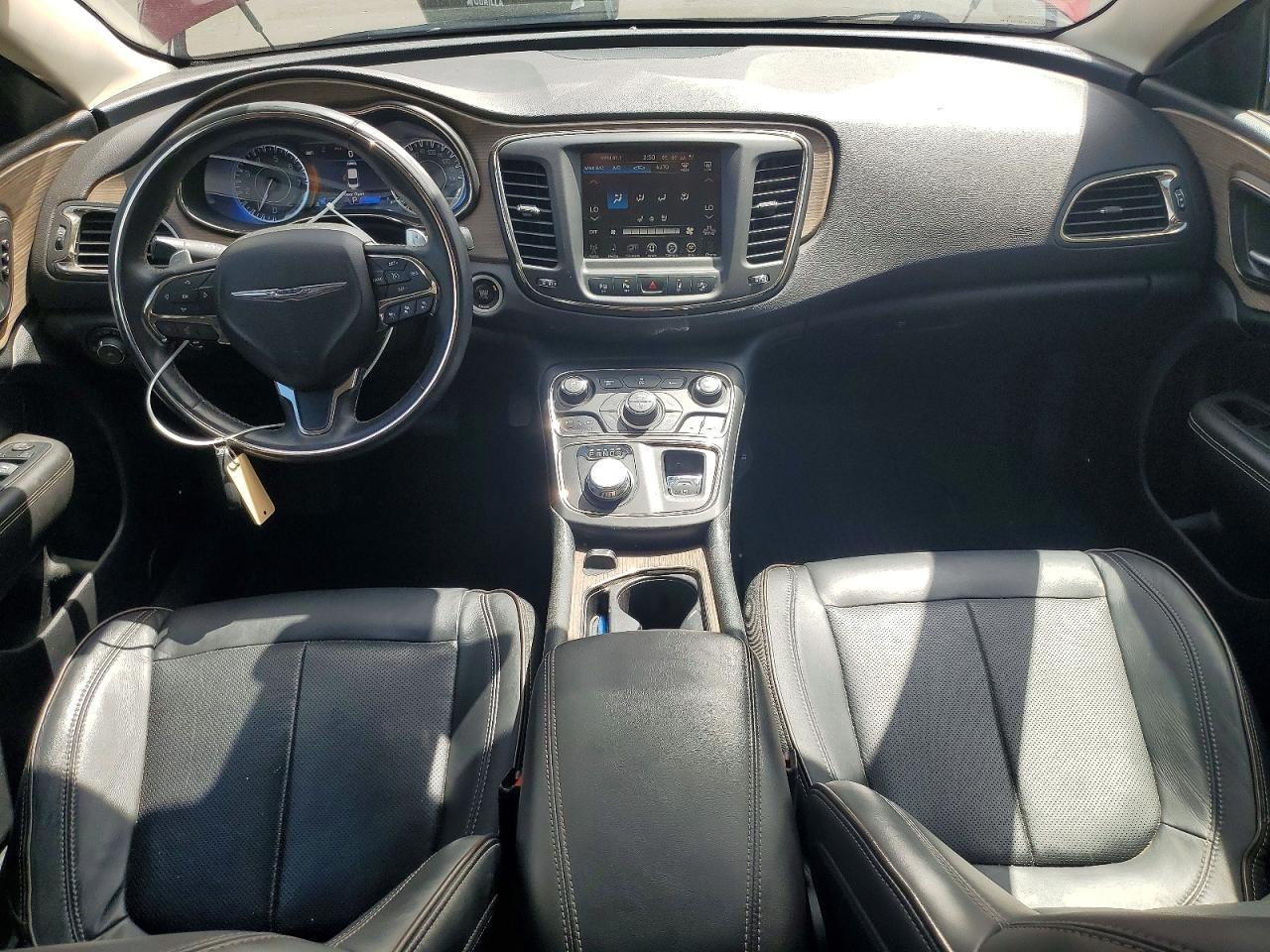 2015 Chrysler 200 C Red vin: 1C3CCCEG7FN551070