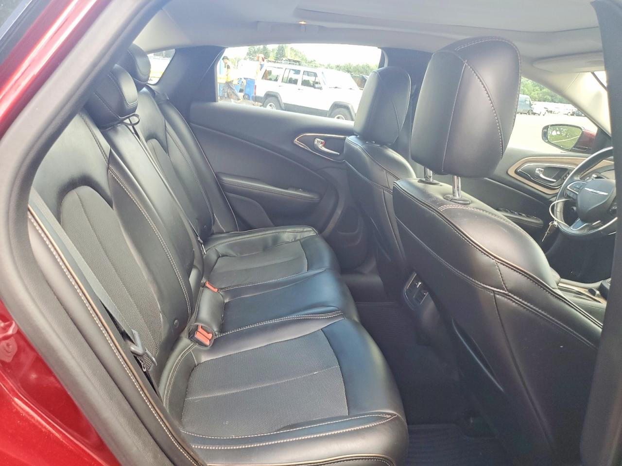2015 Chrysler 200 C Red vin: 1C3CCCEG7FN551070