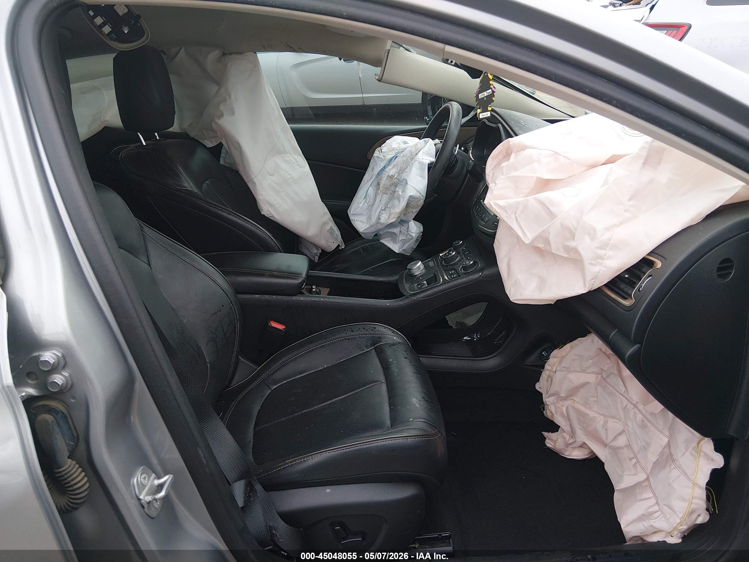2015 Chrysler 200 C Silver vin: 1C3CCCEG7FN656790