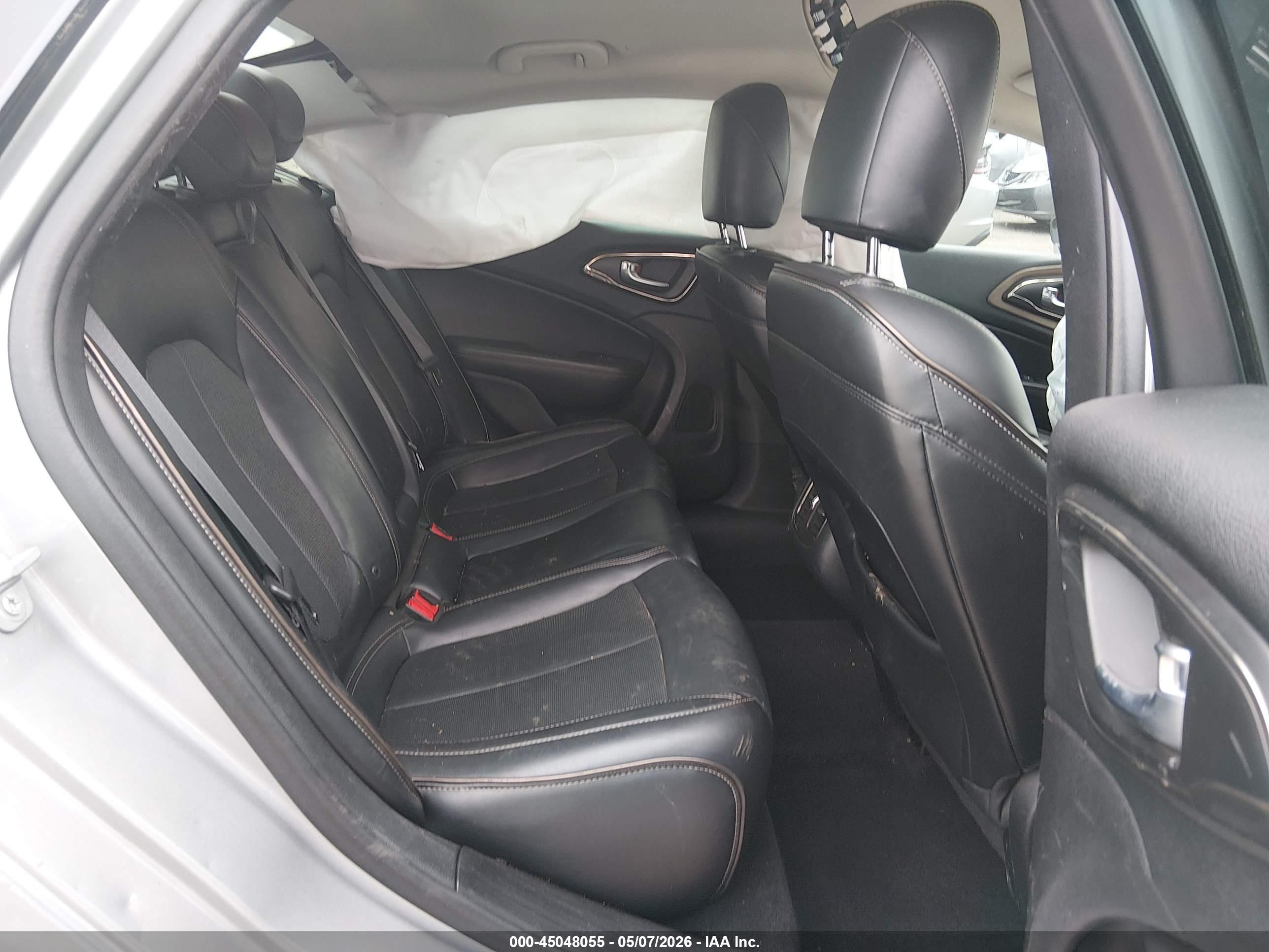2015 Chrysler 200 C Silver vin: 1C3CCCEG7FN656790