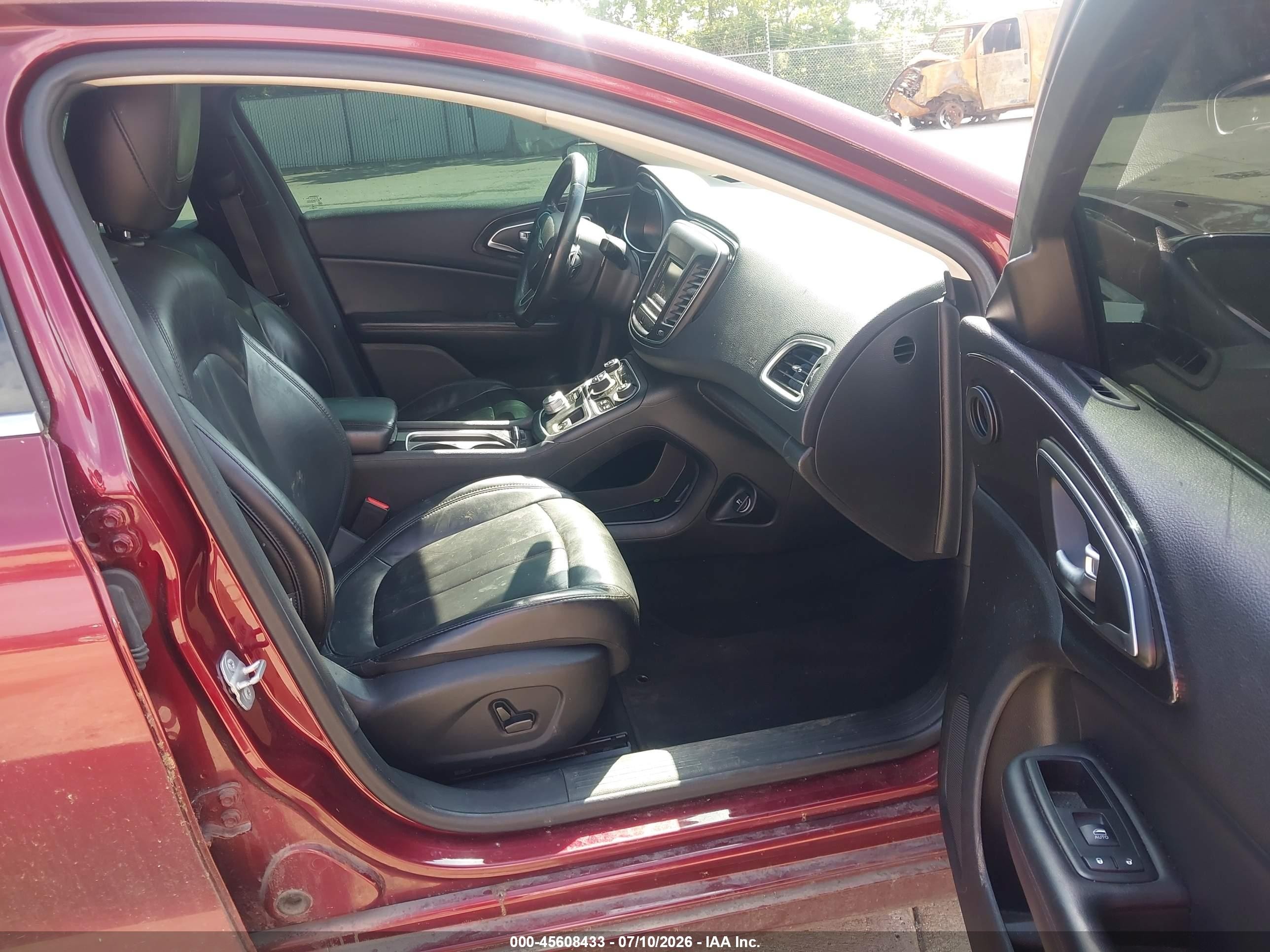 2015 Chrysler 200 C Brown vin: 1C3CCCEG8FN540112