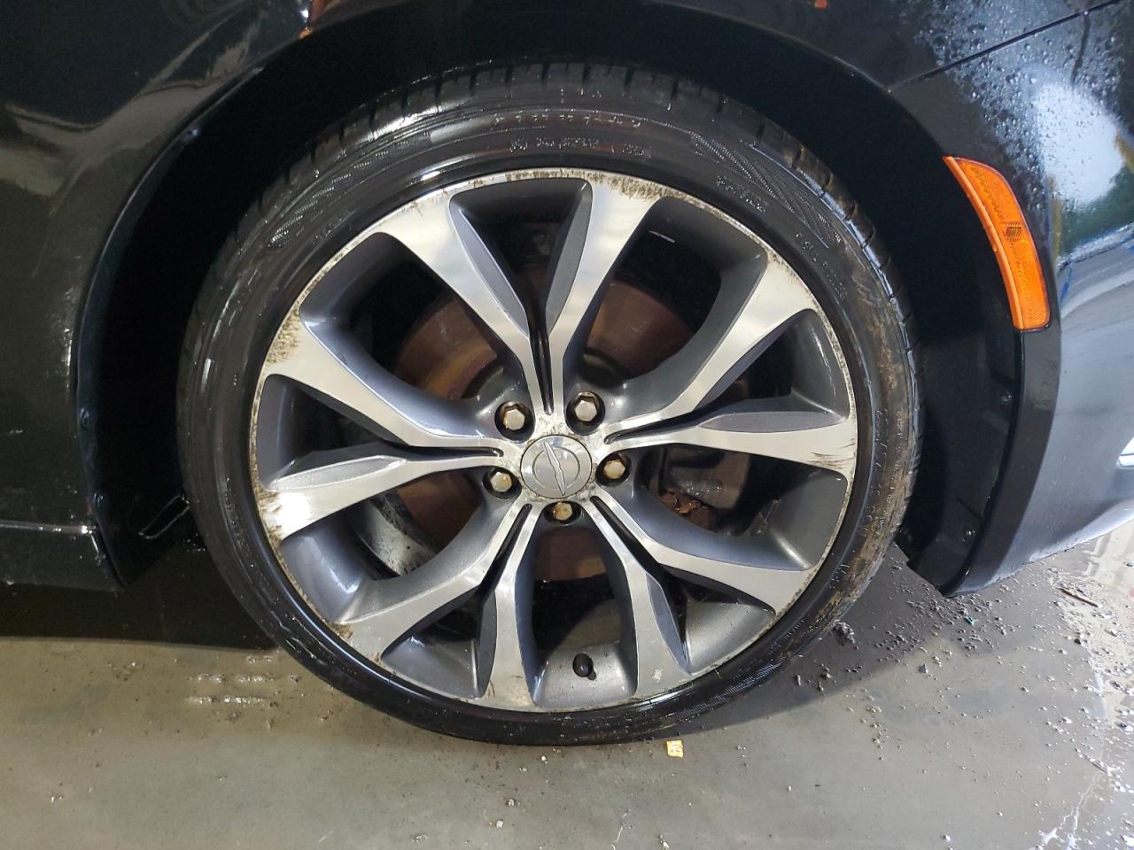 2015 Chrysler 200 C Black vin: 1C3CCCEG8FN550994 Damage: Right Front Wheel, Curb Rash, > 12 Inches