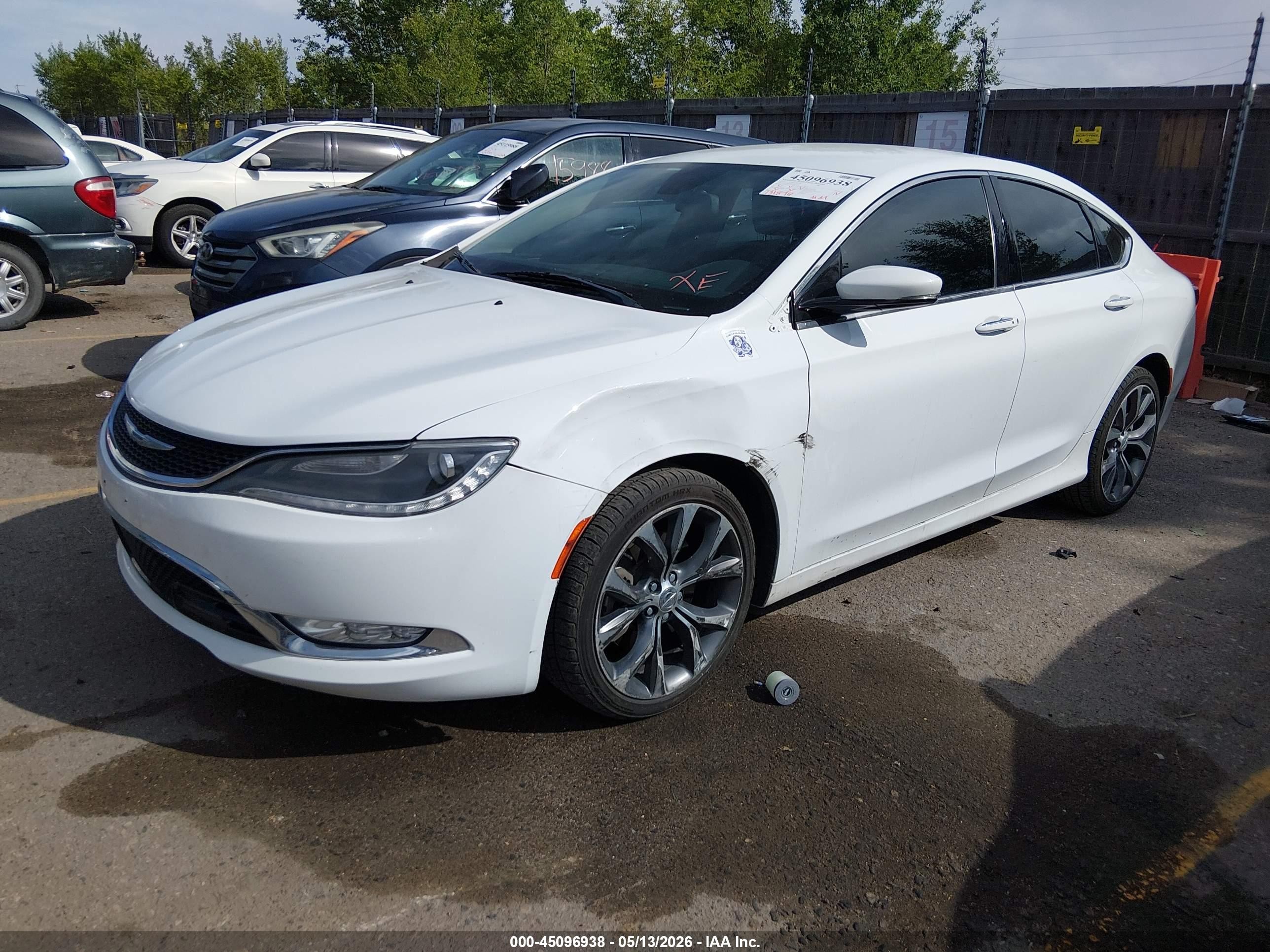 2015 Chrysler 200 C White vin: 1C3CCCEG8FN563373