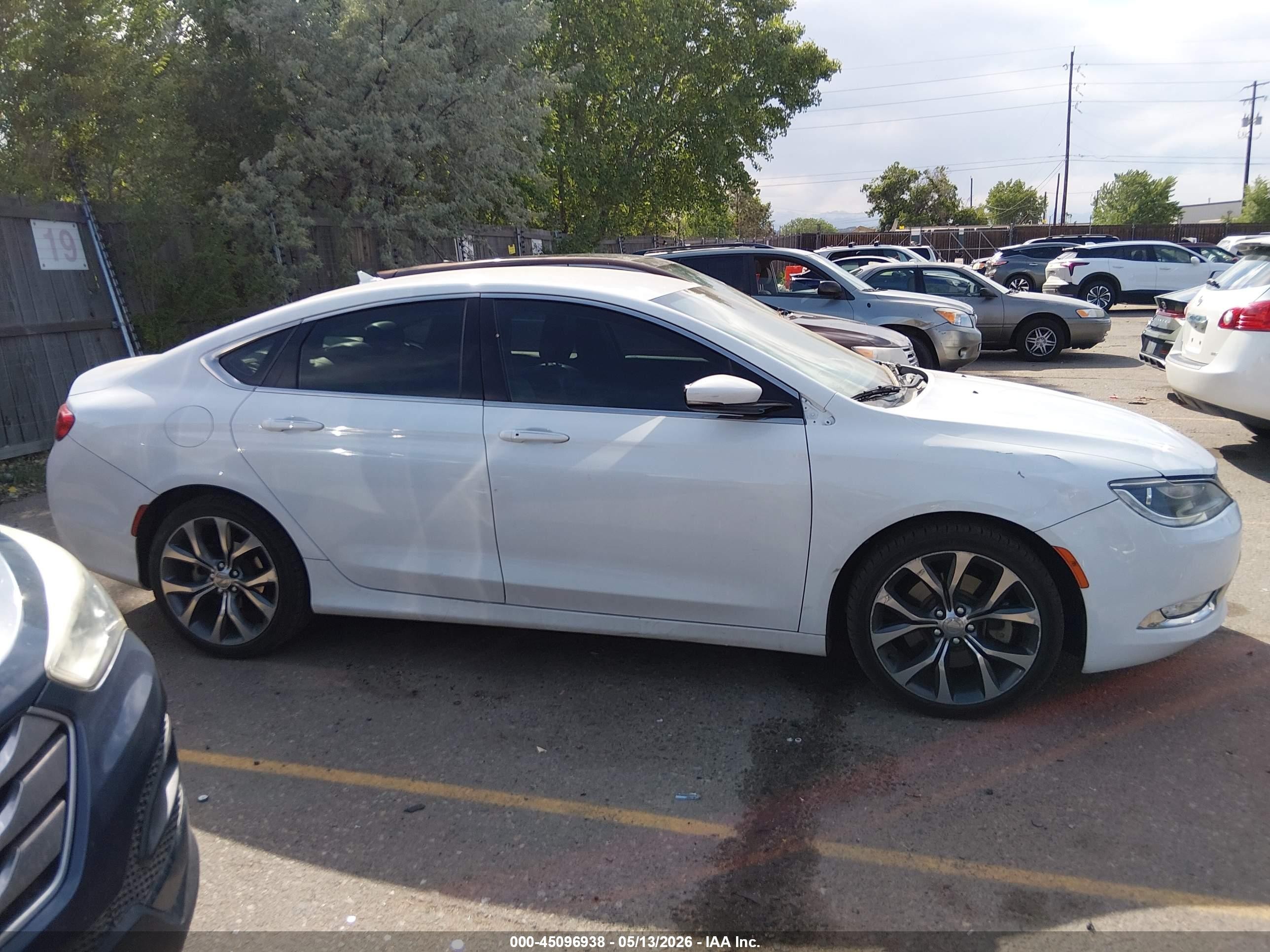 2015 Chrysler 200 C White vin: 1C3CCCEG8FN563373