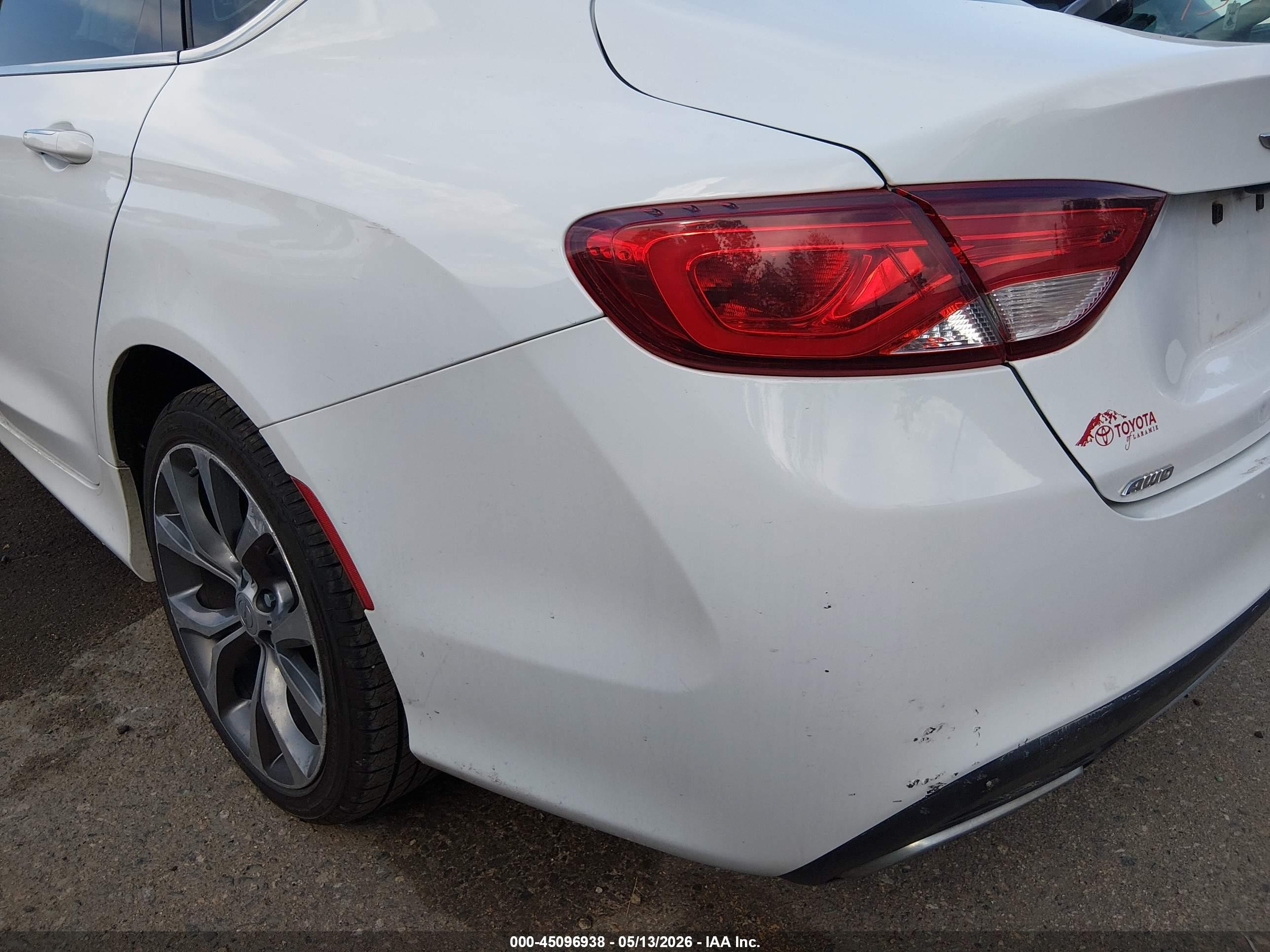 2015 Chrysler 200 C White vin: 1C3CCCEG8FN563373