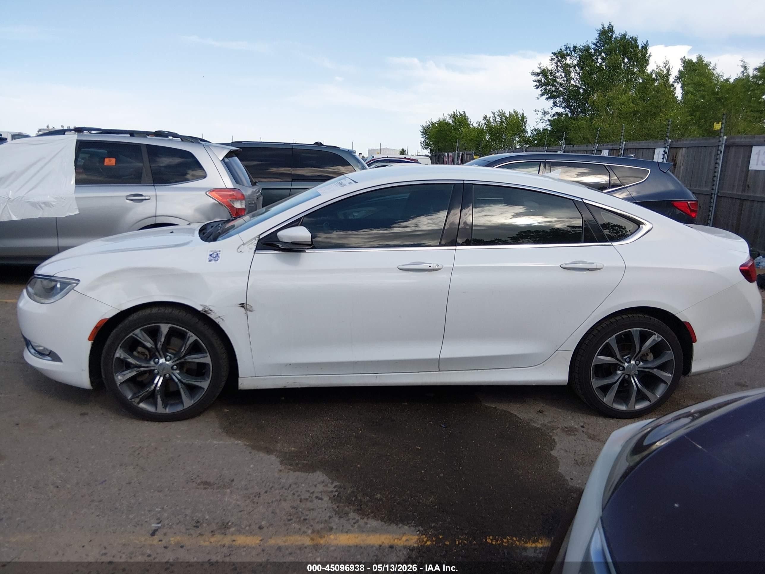 2015 Chrysler 200 C White vin: 1C3CCCEG8FN563373