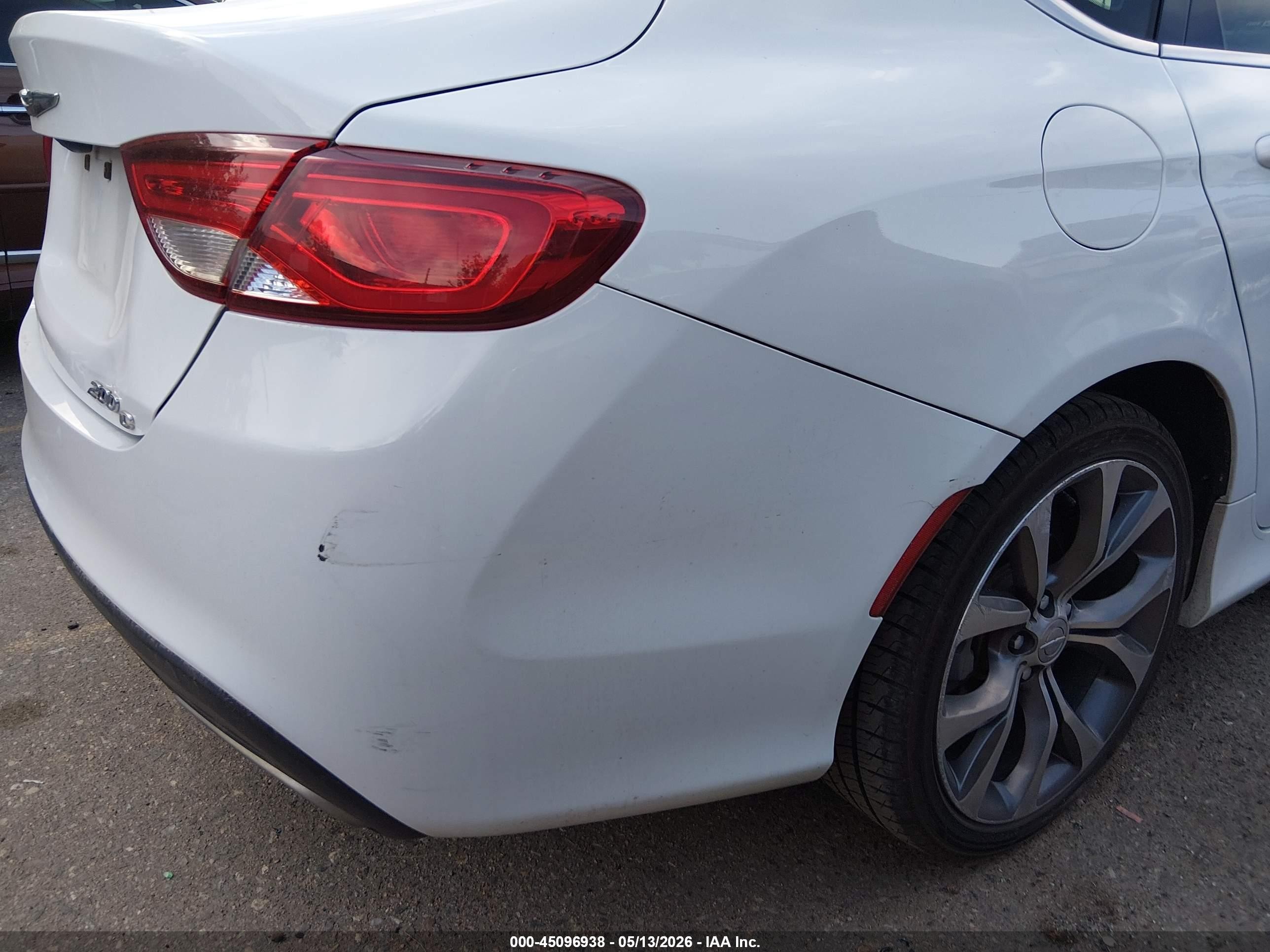 2015 Chrysler 200 C White vin: 1C3CCCEG8FN563373