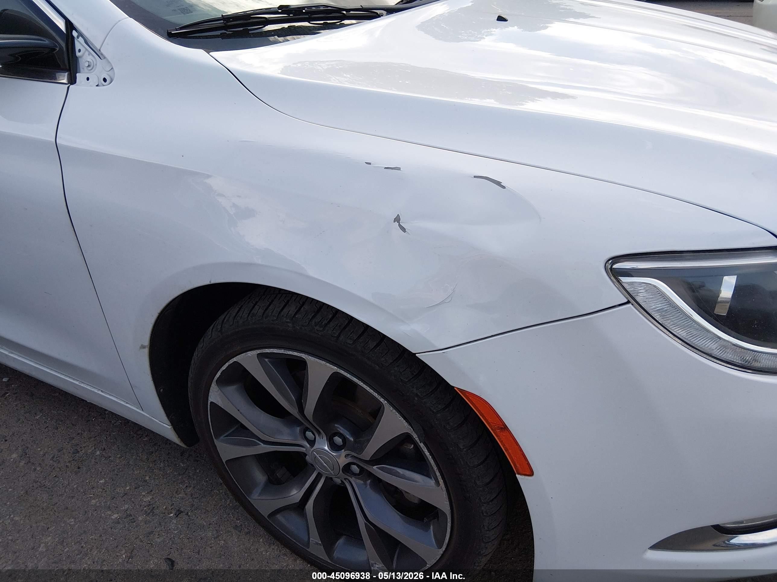 2015 Chrysler 200 C White vin: 1C3CCCEG8FN563373