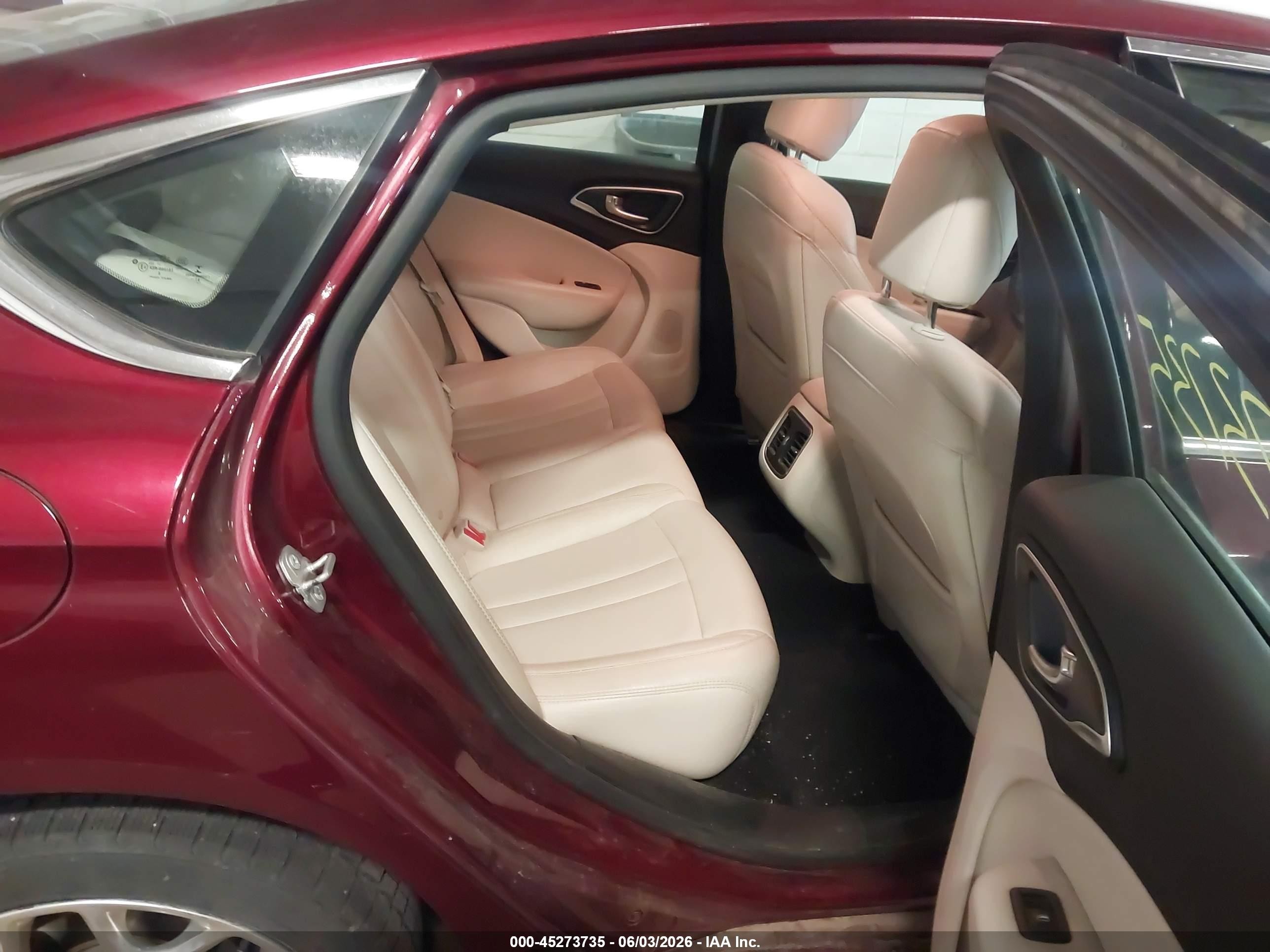 2015 Chrysler 200 C Burgundy vin: 1C3CCCEG9FN592994